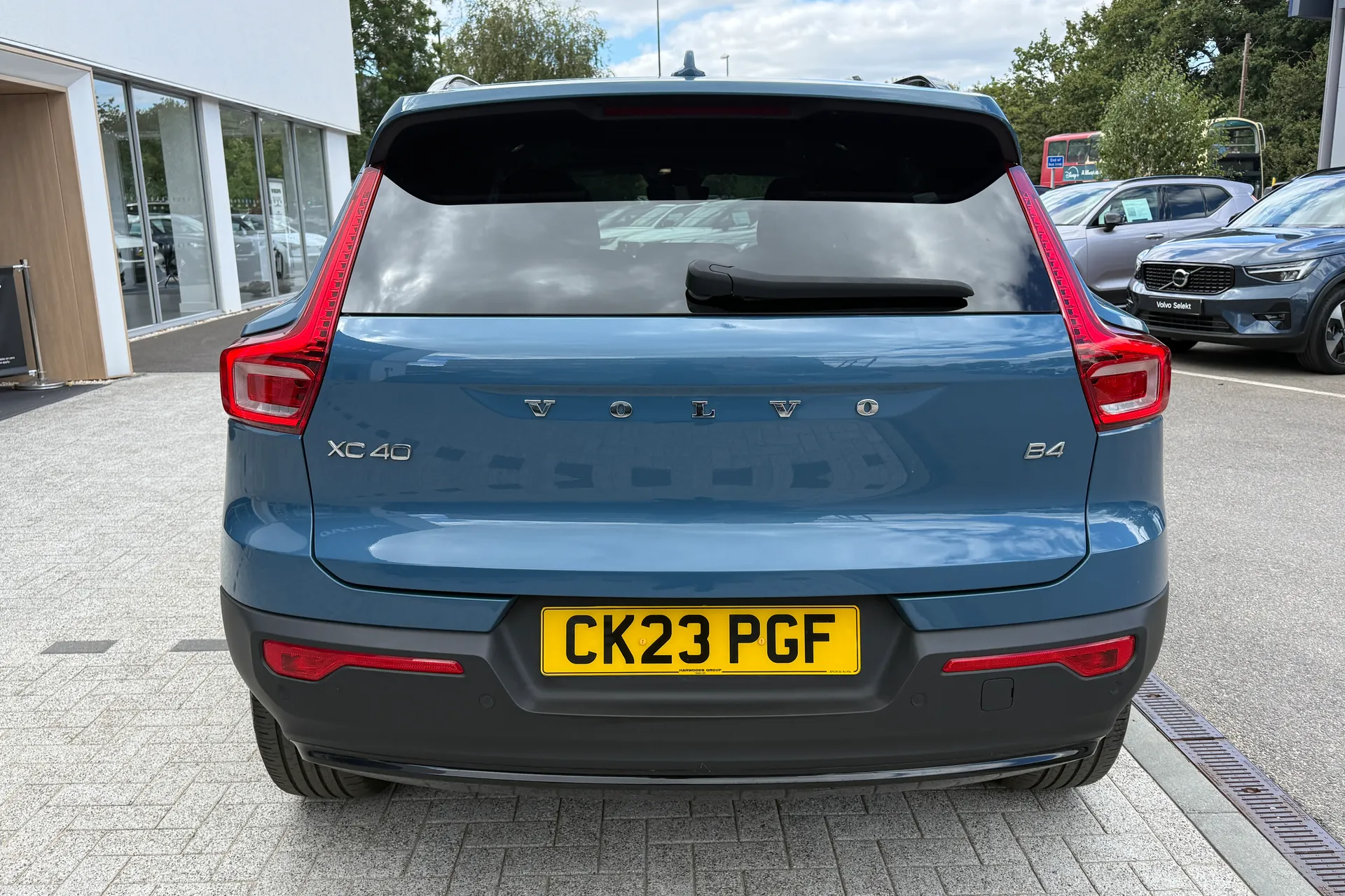 Volvo XC40 thumbnail image number 9