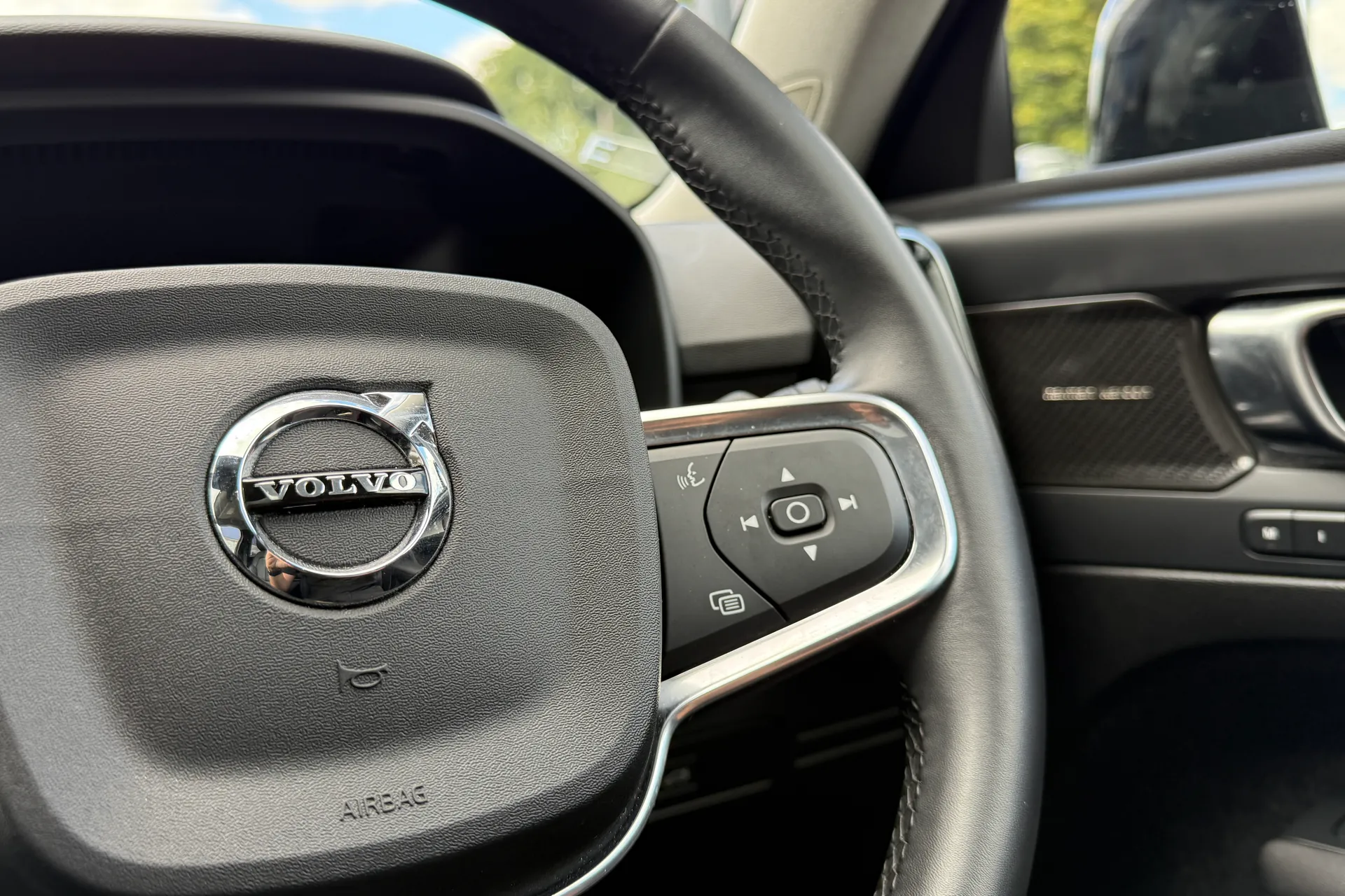 Volvo XC40 thumbnail image number 36