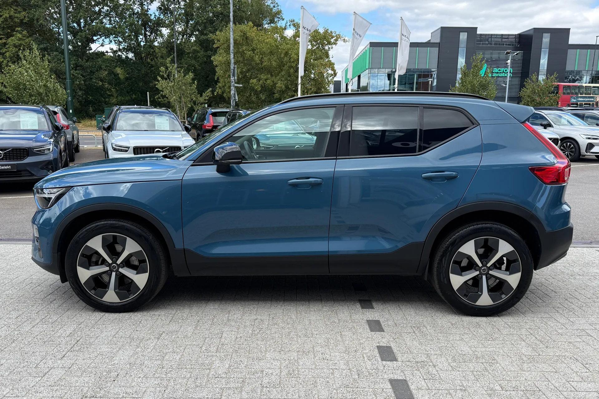 Volvo XC40 thumbnail image number 11