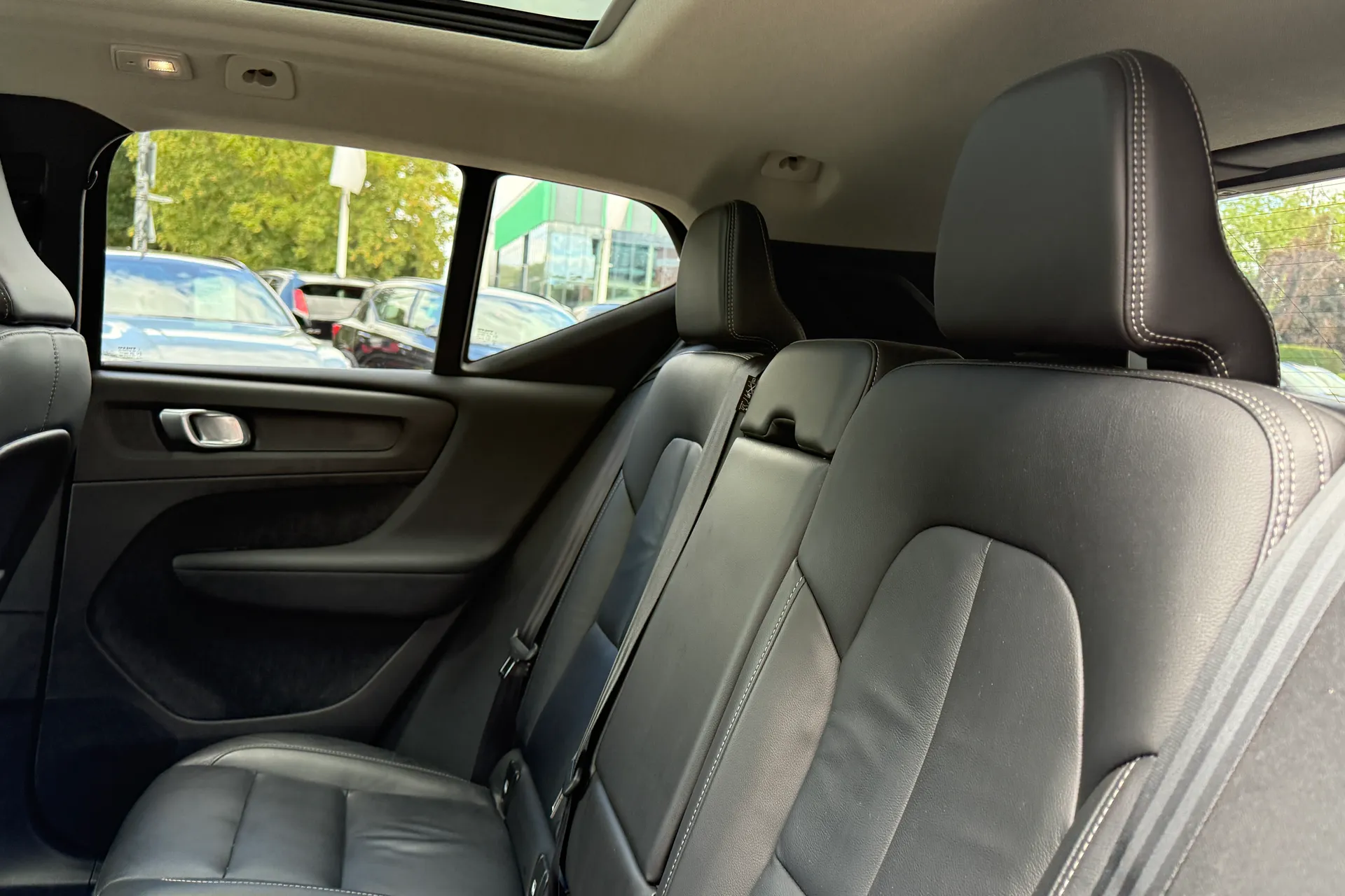 Volvo XC40 thumbnail image number 30