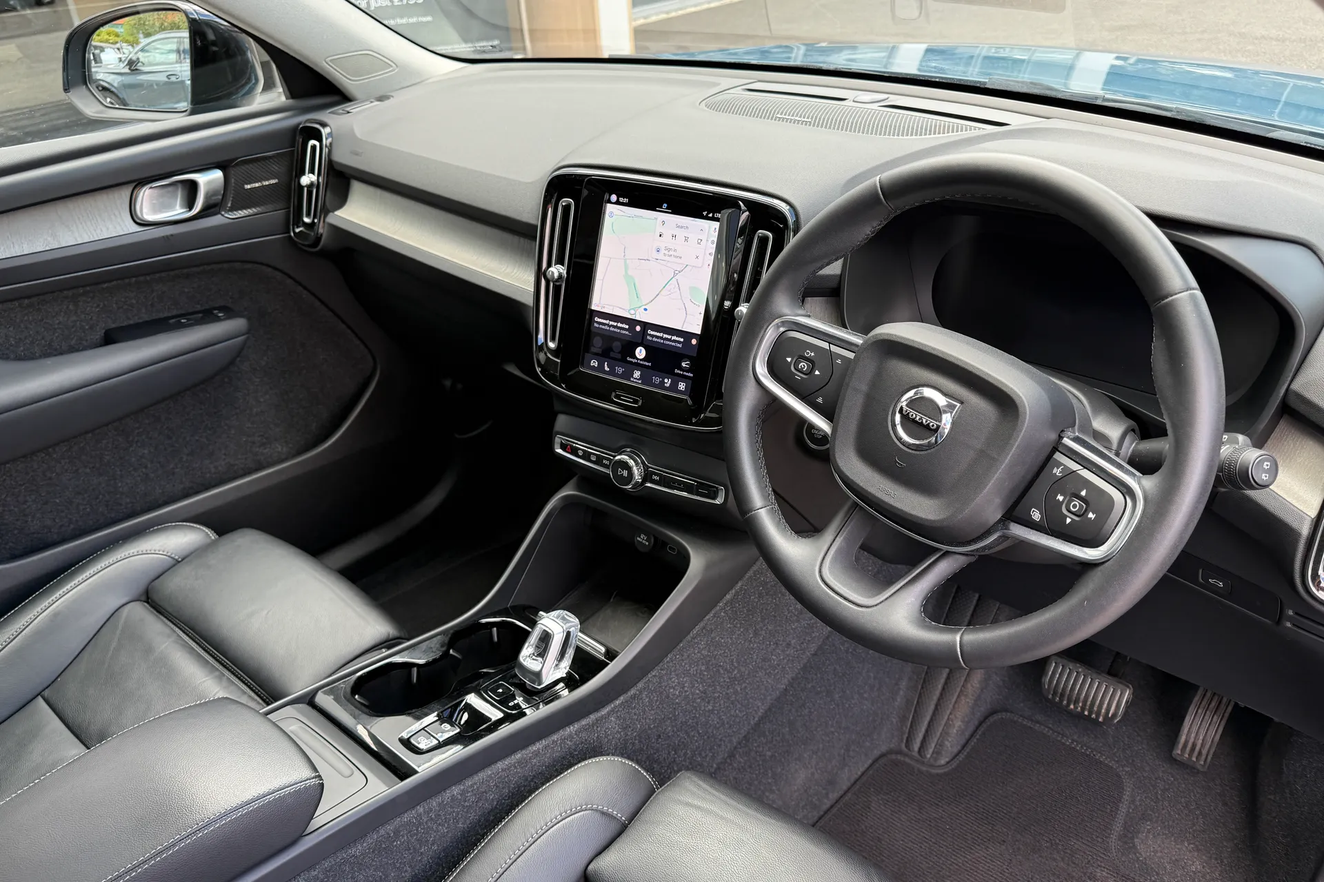 Volvo XC40 thumbnail image number 6