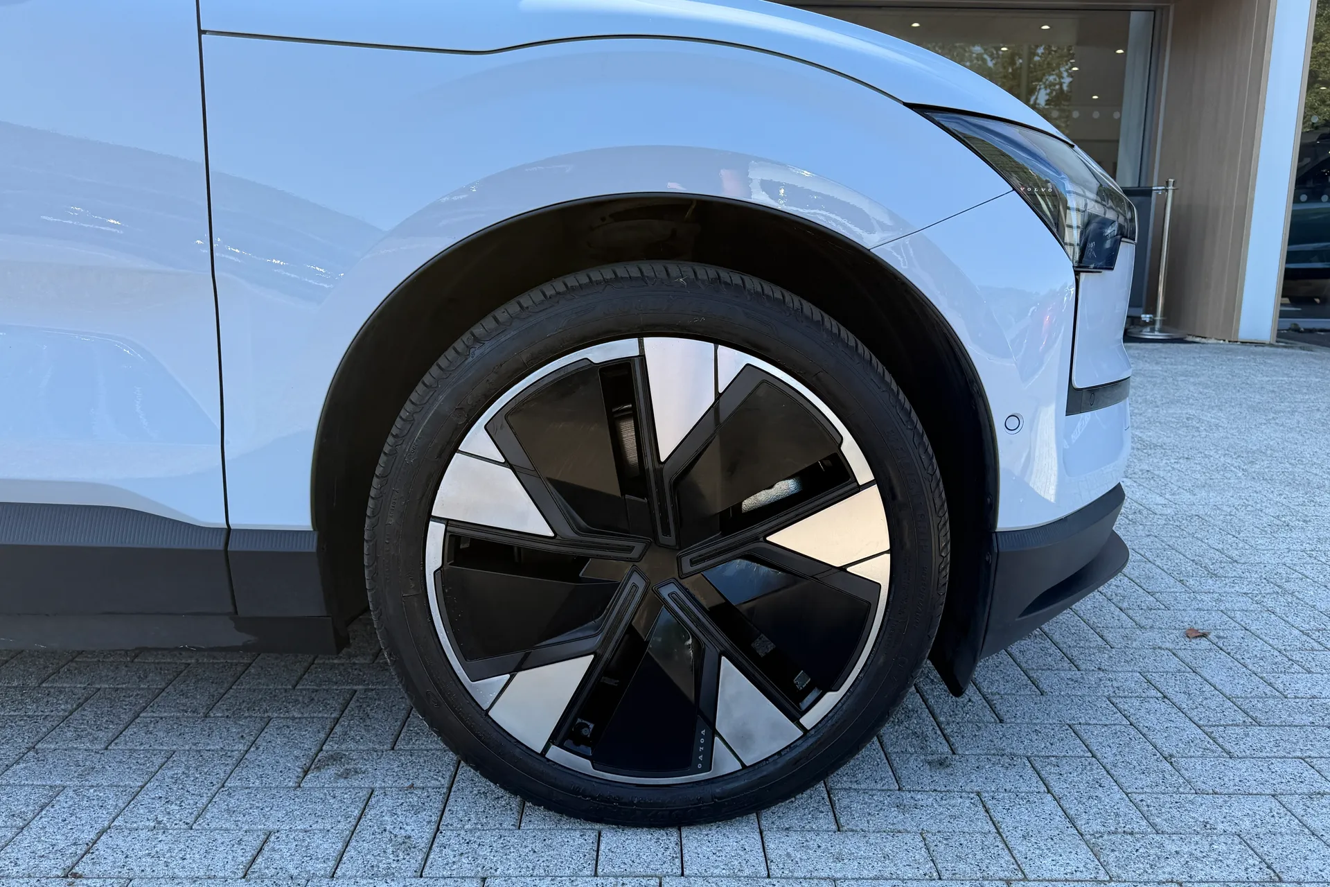 Volvo EX30 thumbnail image number 14
