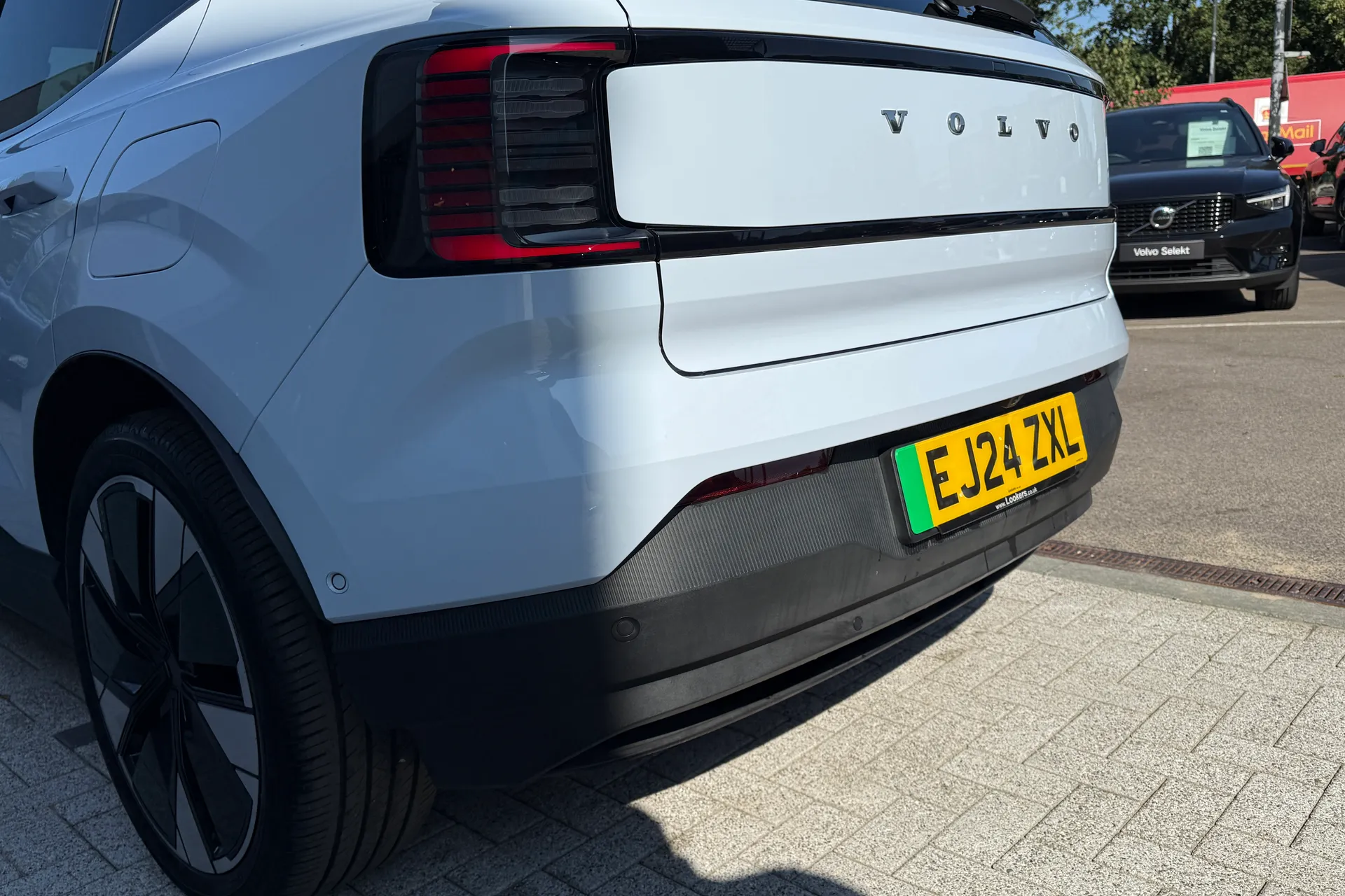 Volvo EX30 thumbnail image number 18