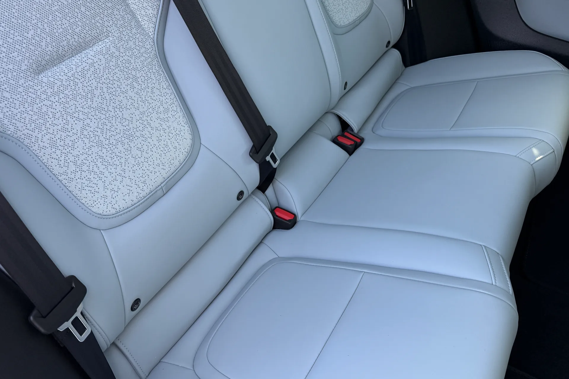 Volvo EX30 thumbnail image number 25