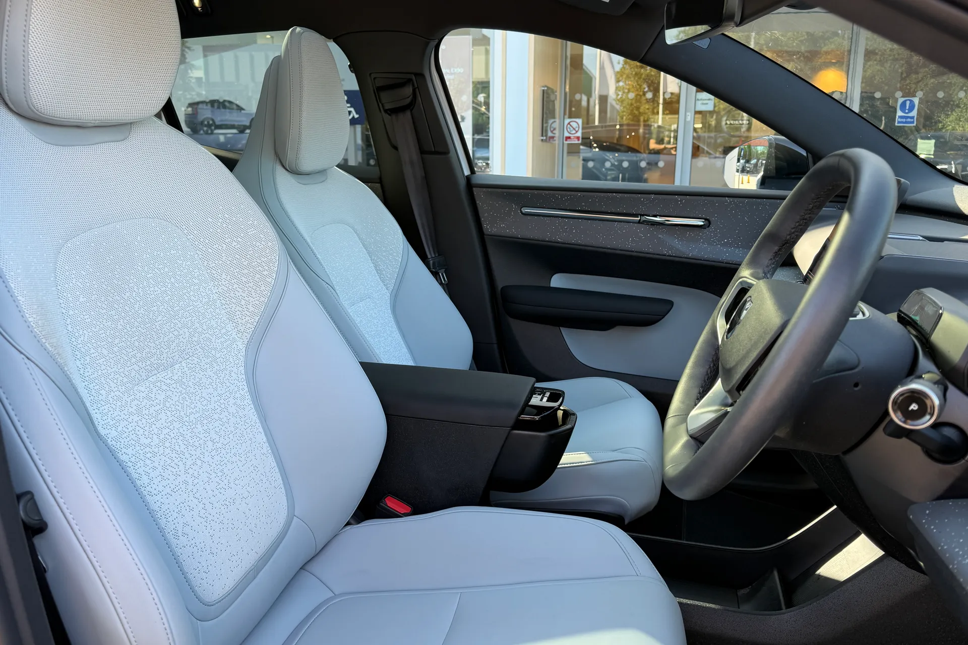 Volvo EX30 thumbnail image number 26