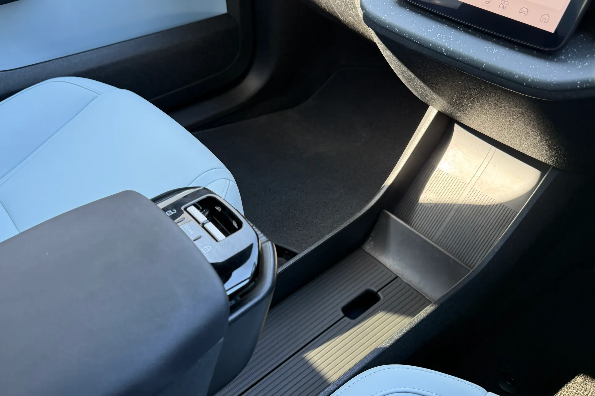 Volvo EX30 thumbnail image number 42