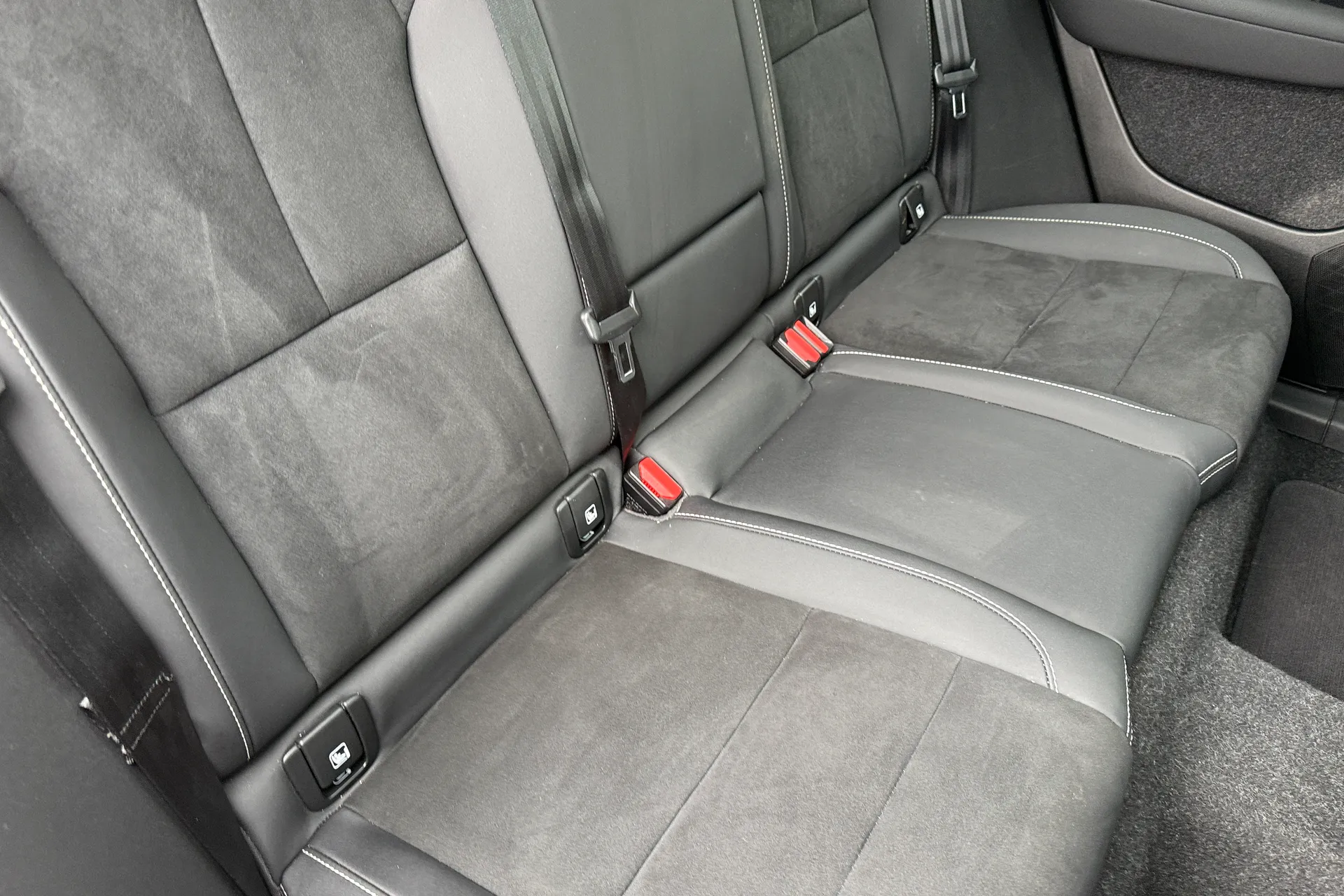 Volvo XC40 thumbnail image number 25