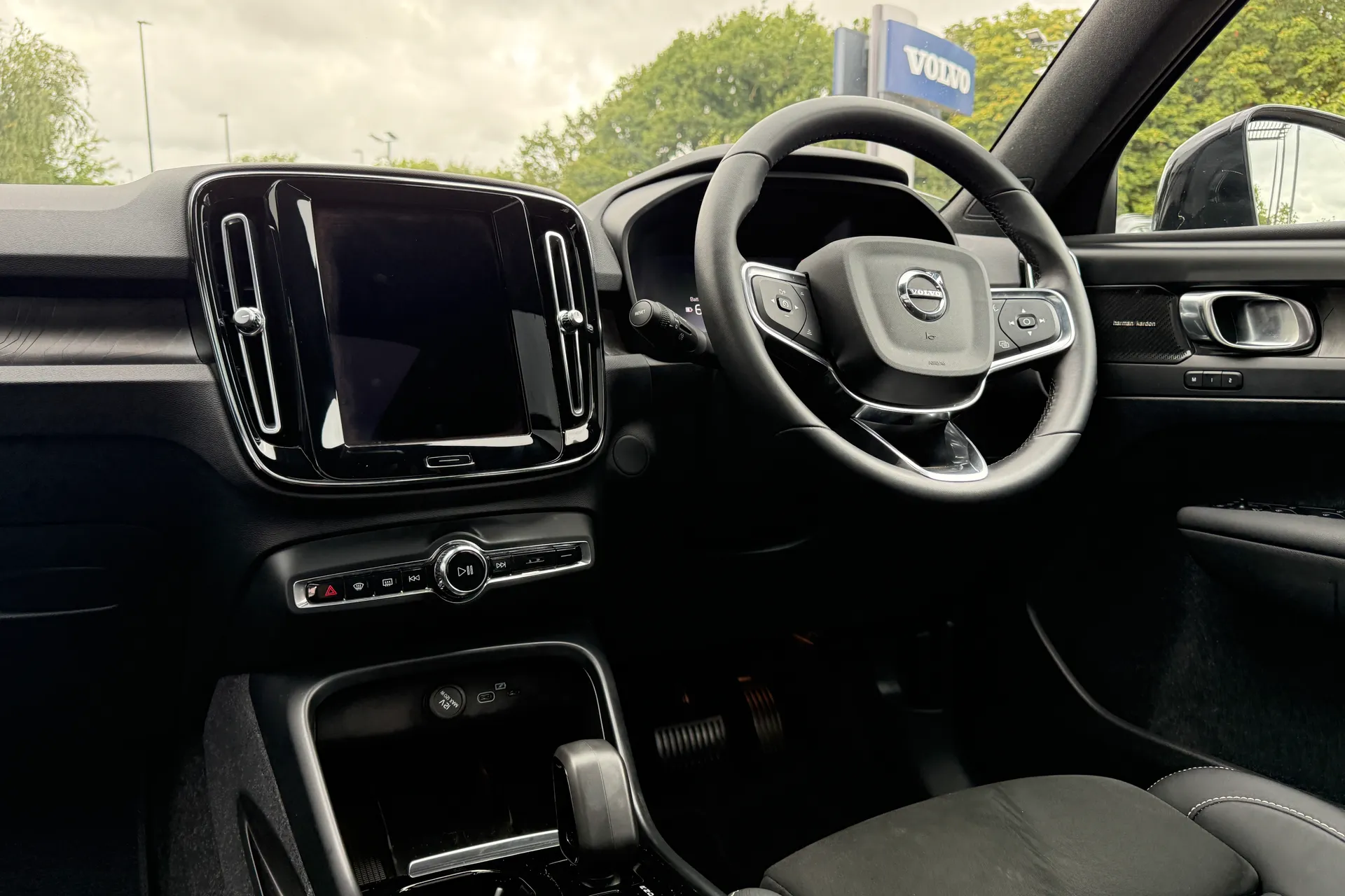 Volvo XC40 thumbnail image number 35