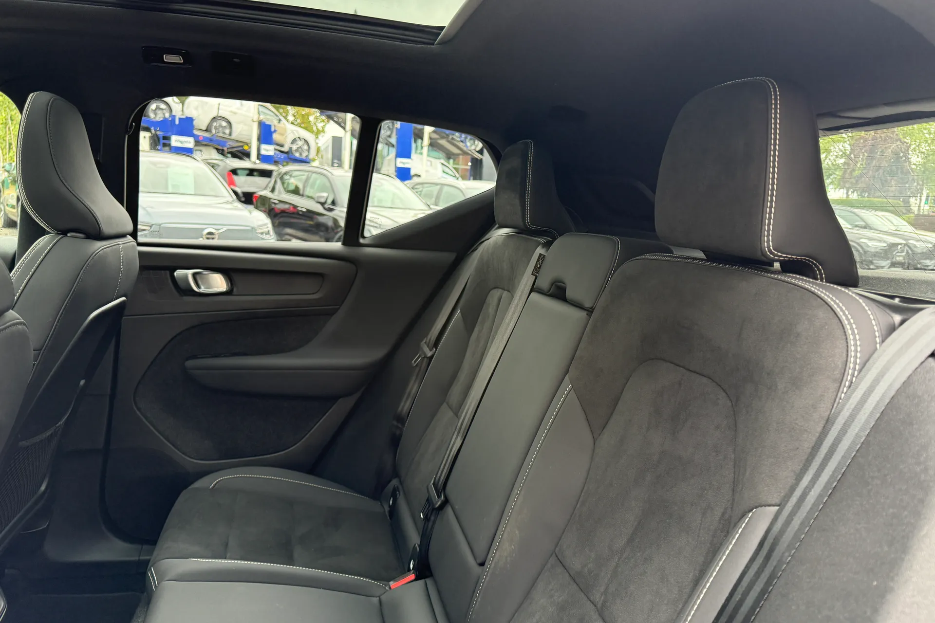 Volvo XC40 thumbnail image number 31