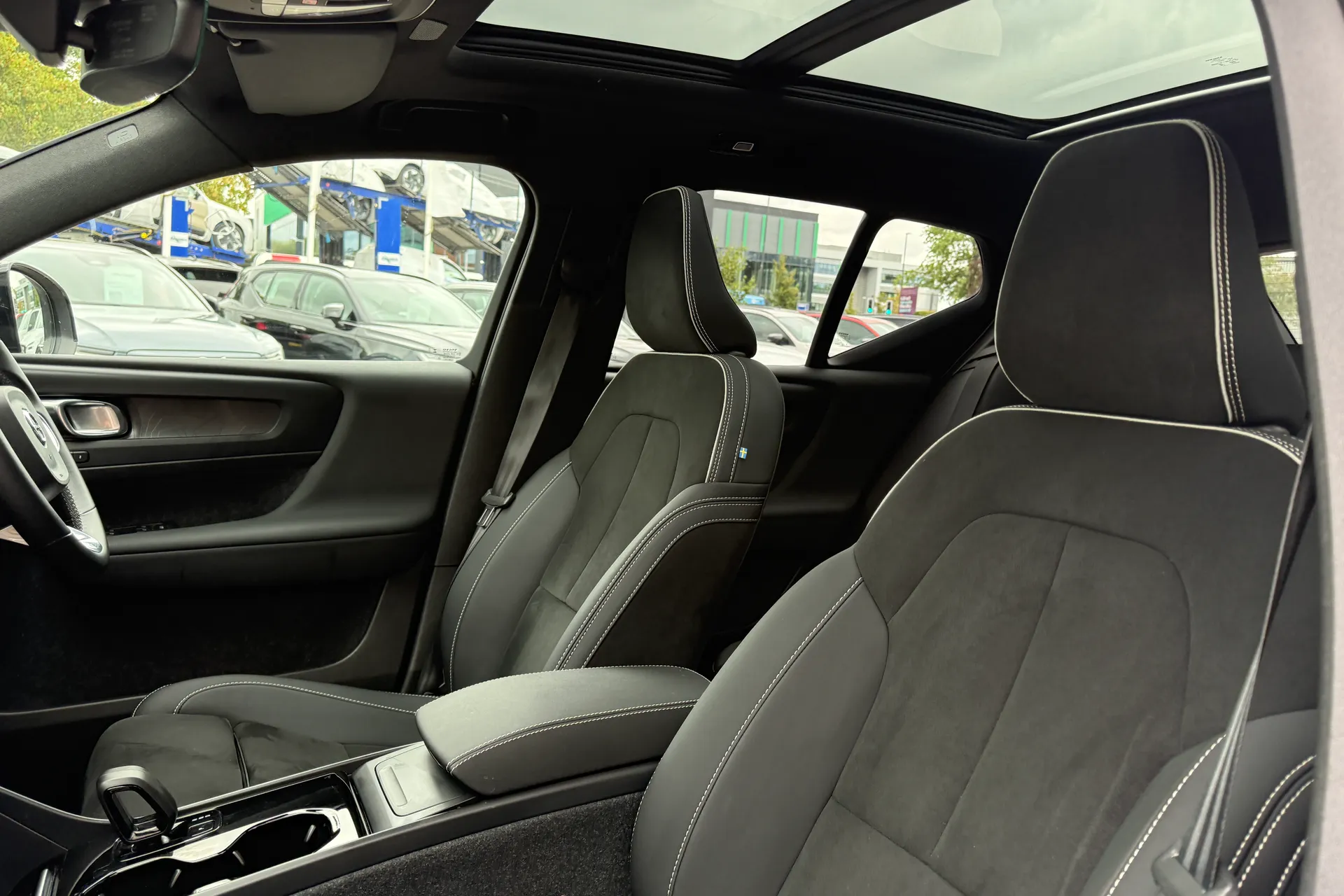 Volvo XC40 thumbnail image number 28