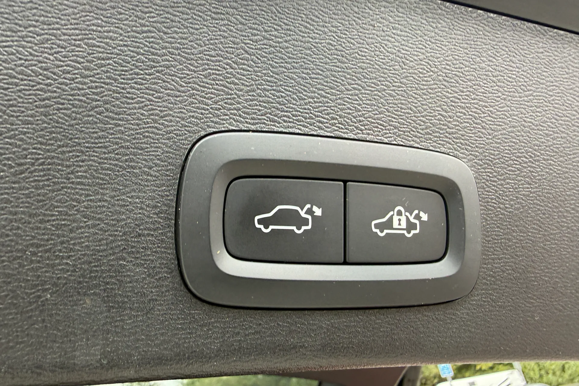 Volvo XC40 thumbnail image number 21