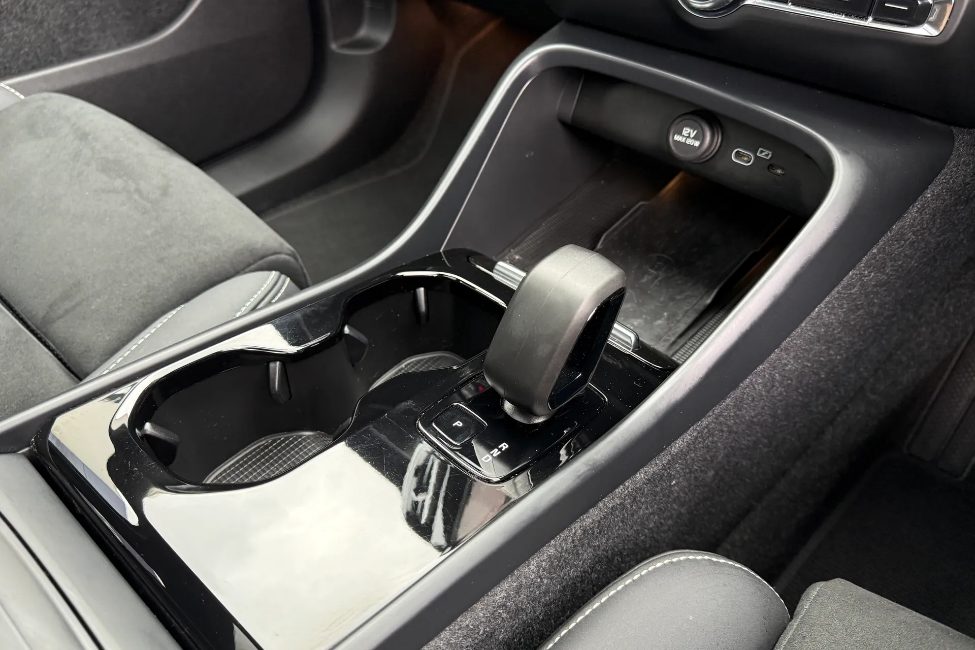 Volvo XC40 thumbnail image number 40