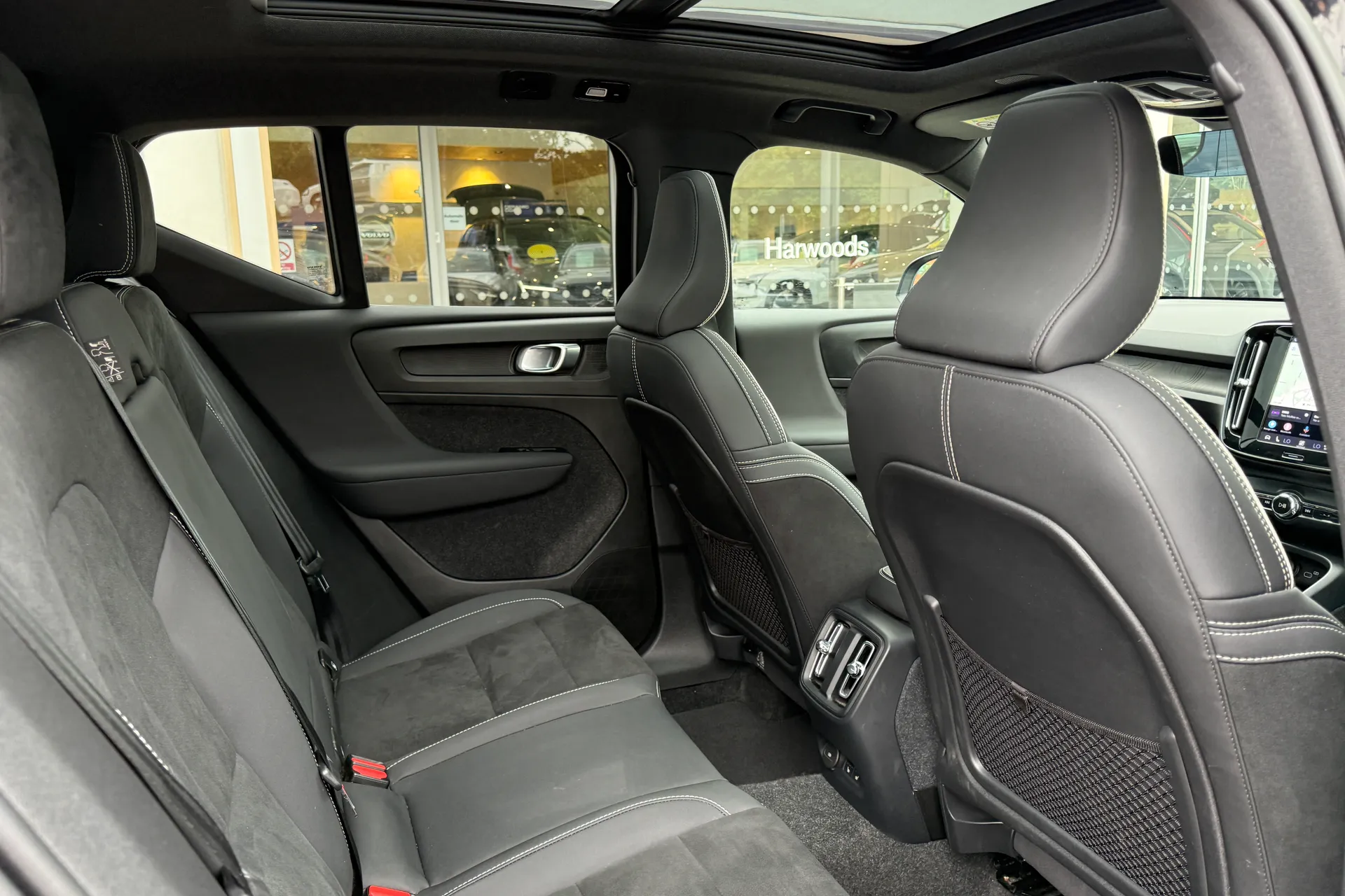 Volvo XC40 thumbnail image number 23