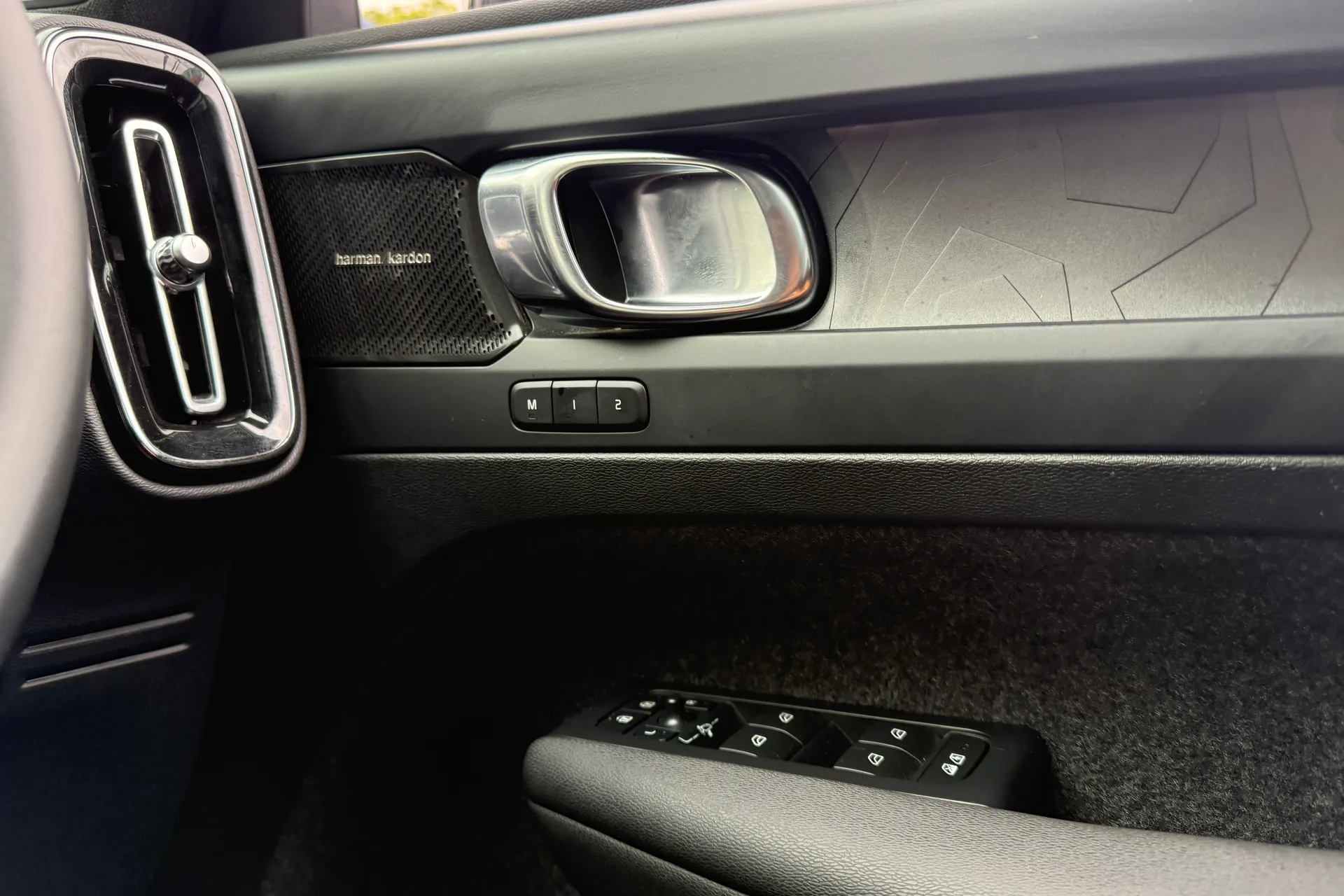 Volvo XC40 thumbnail image number 39
