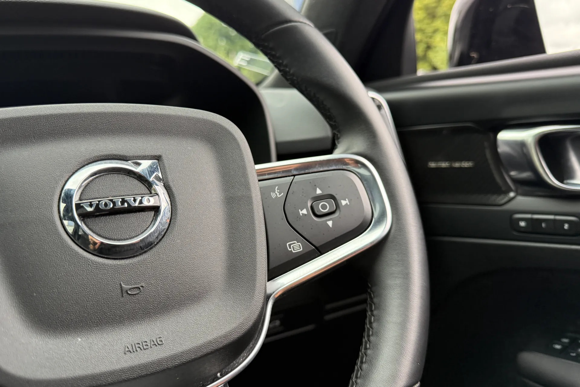 Volvo XC40 thumbnail image number 37