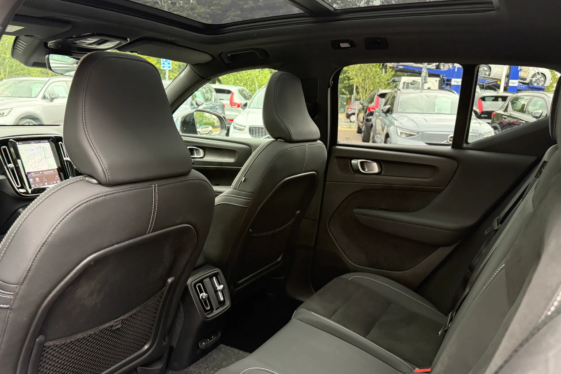 Volvo XC40 thumbnail image number 30