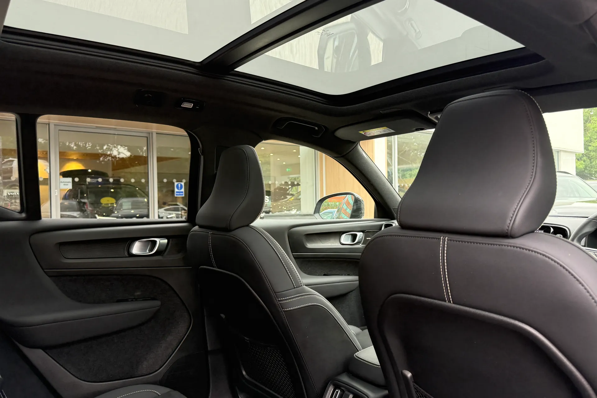 Volvo XC40 thumbnail image number 24