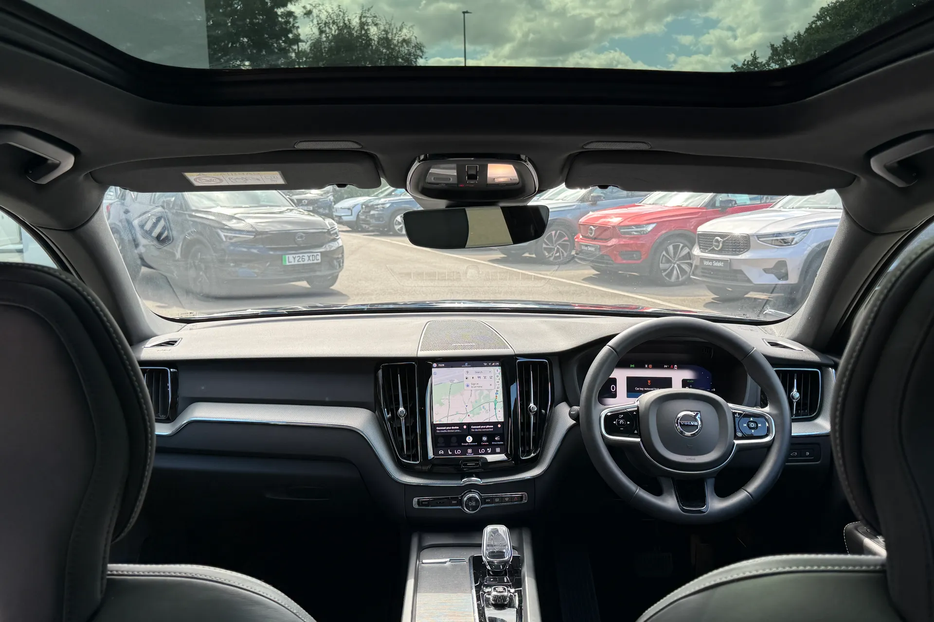 Volvo XC60 thumbnail image number 3