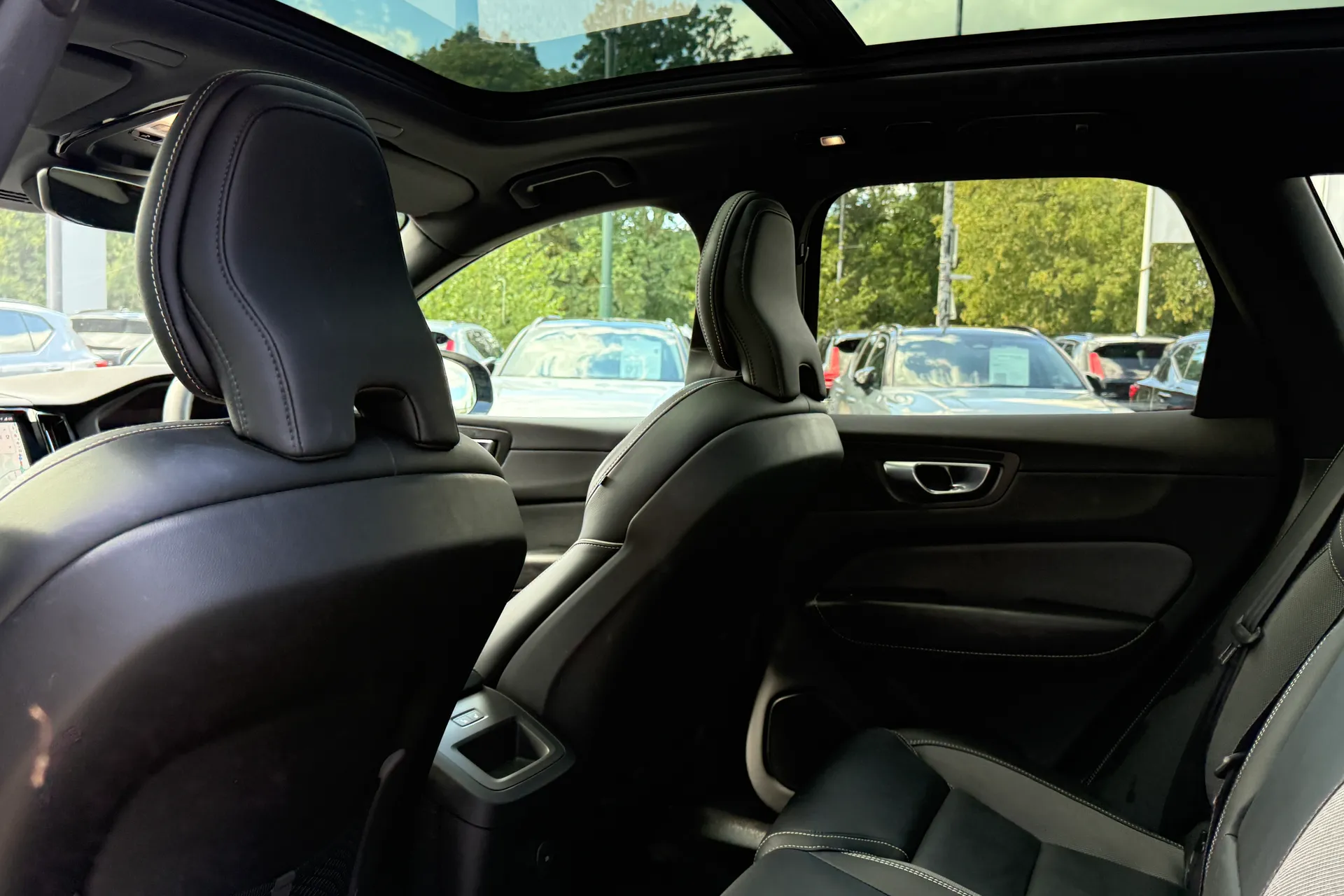 Volvo XC60 thumbnail image number 29