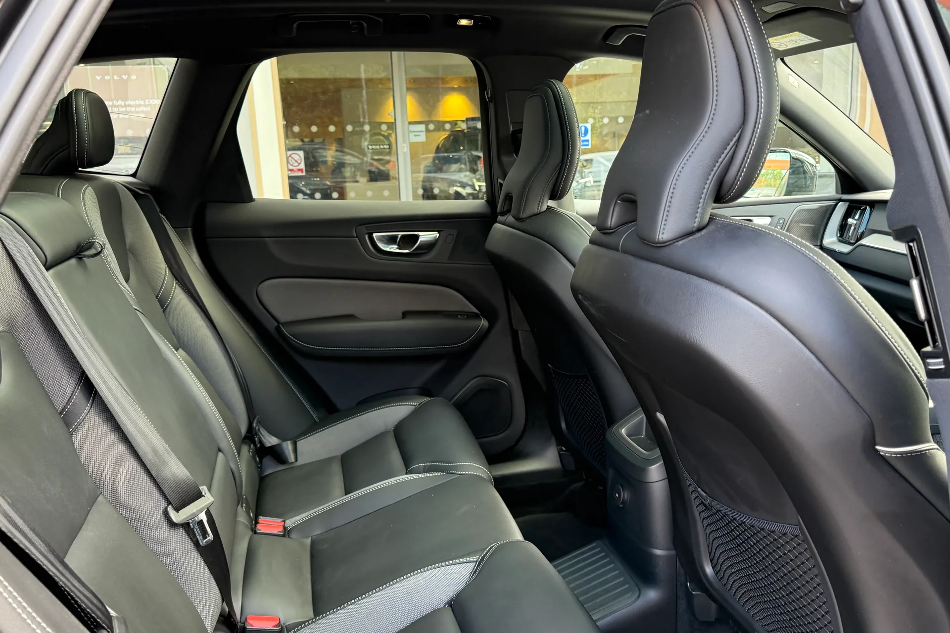 Volvo XC60 thumbnail image number 23