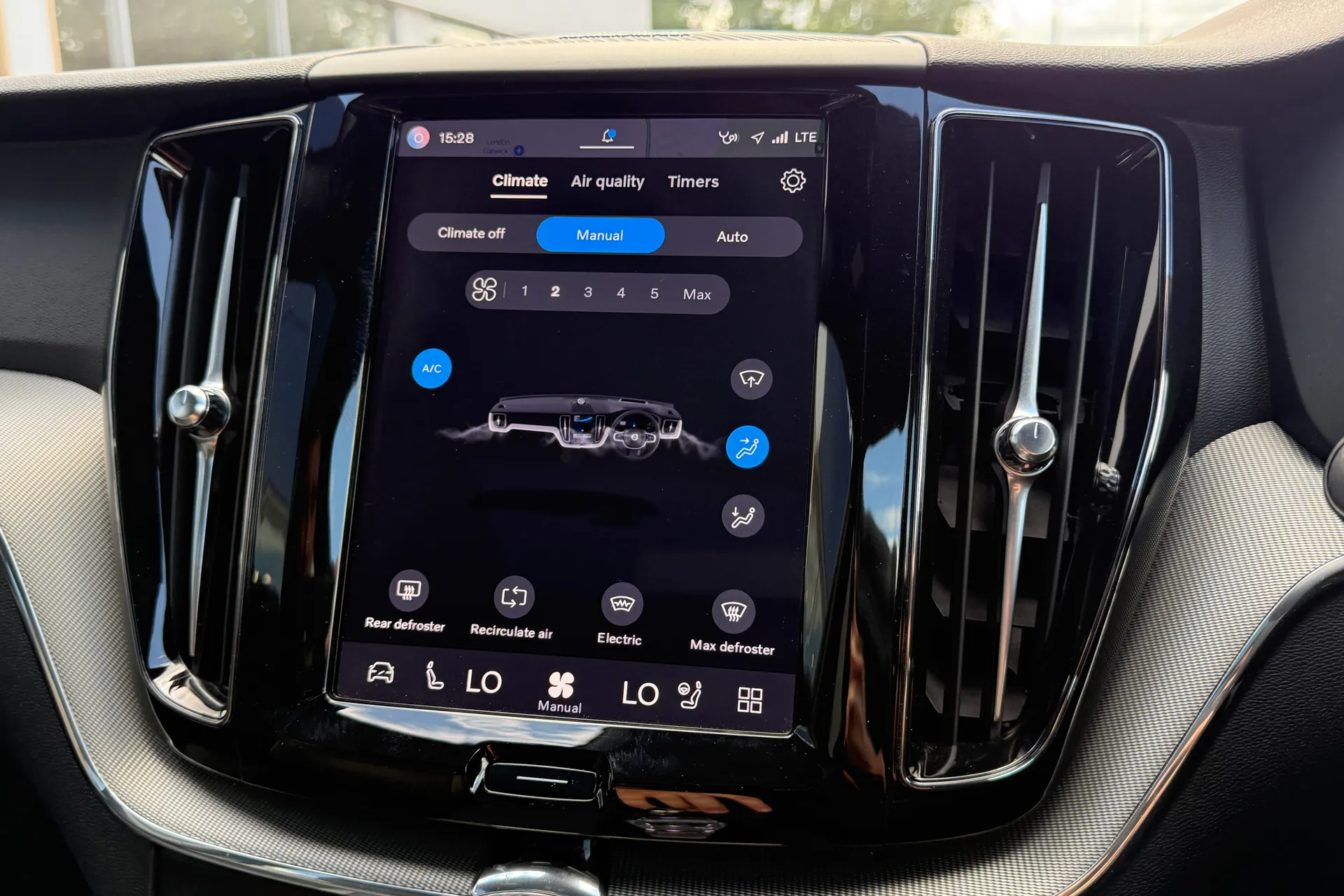 Volvo XC60 thumbnail image number 38