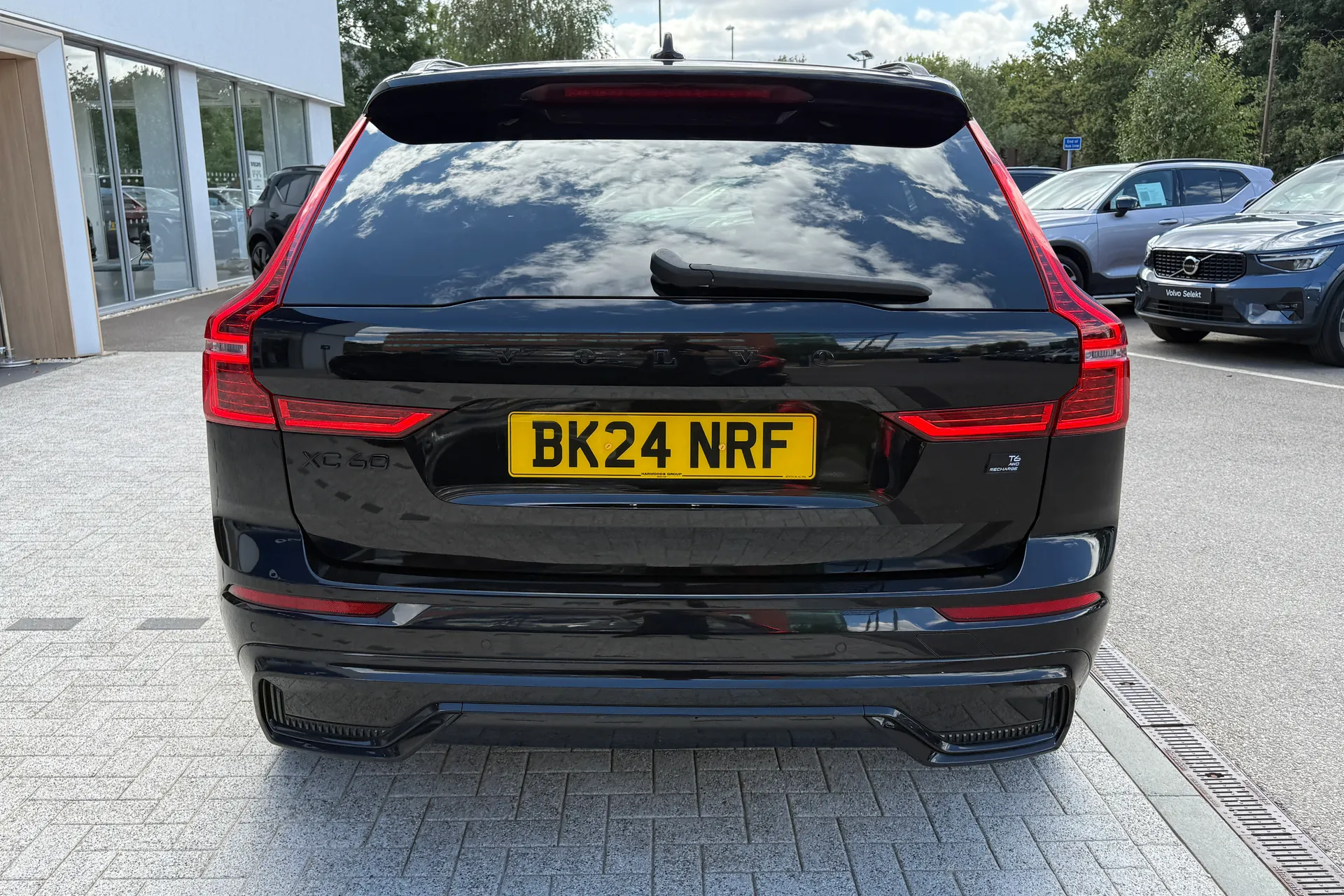 Volvo XC60 thumbnail image number 9