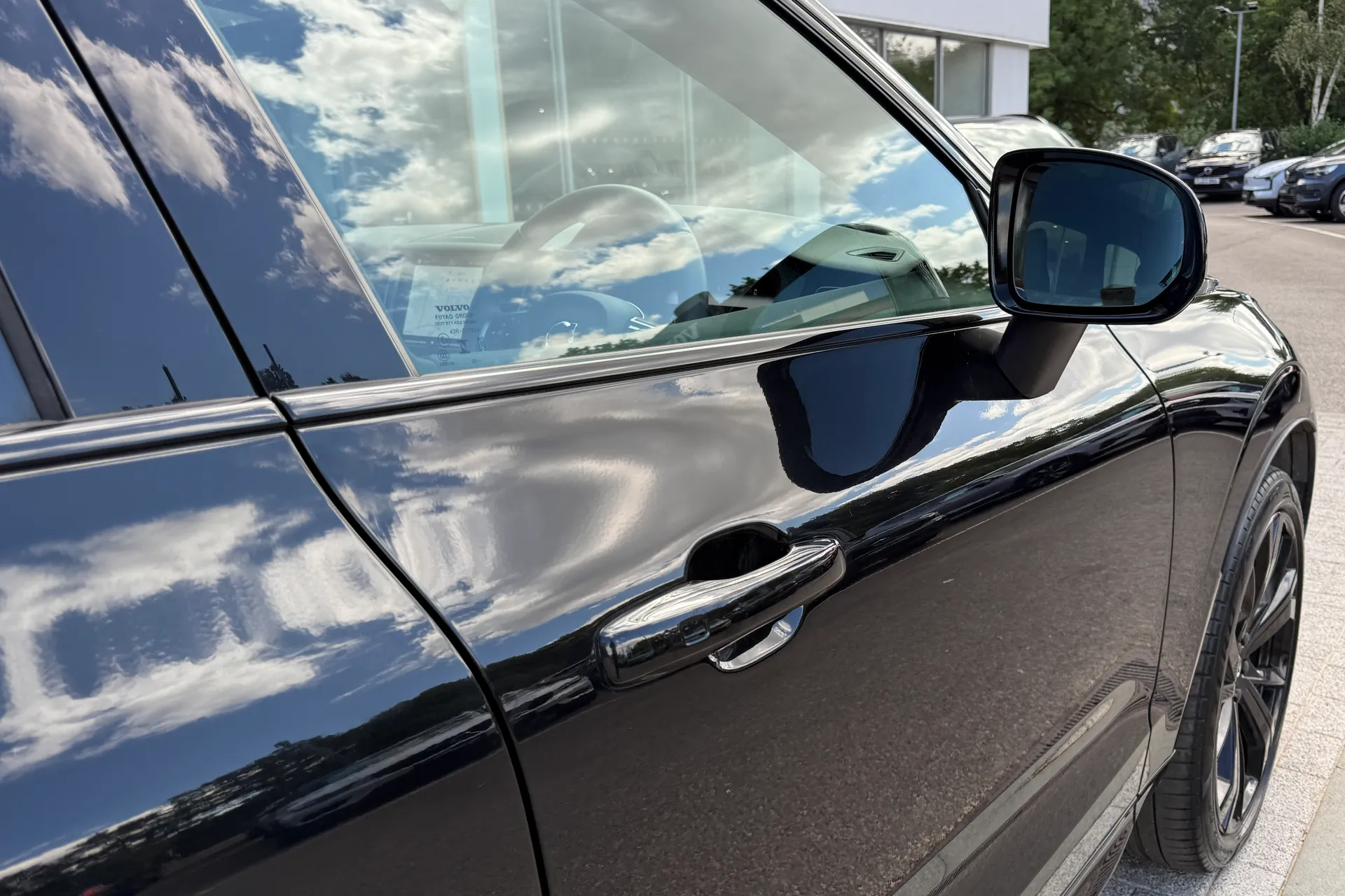 Volvo XC60 thumbnail image number 15