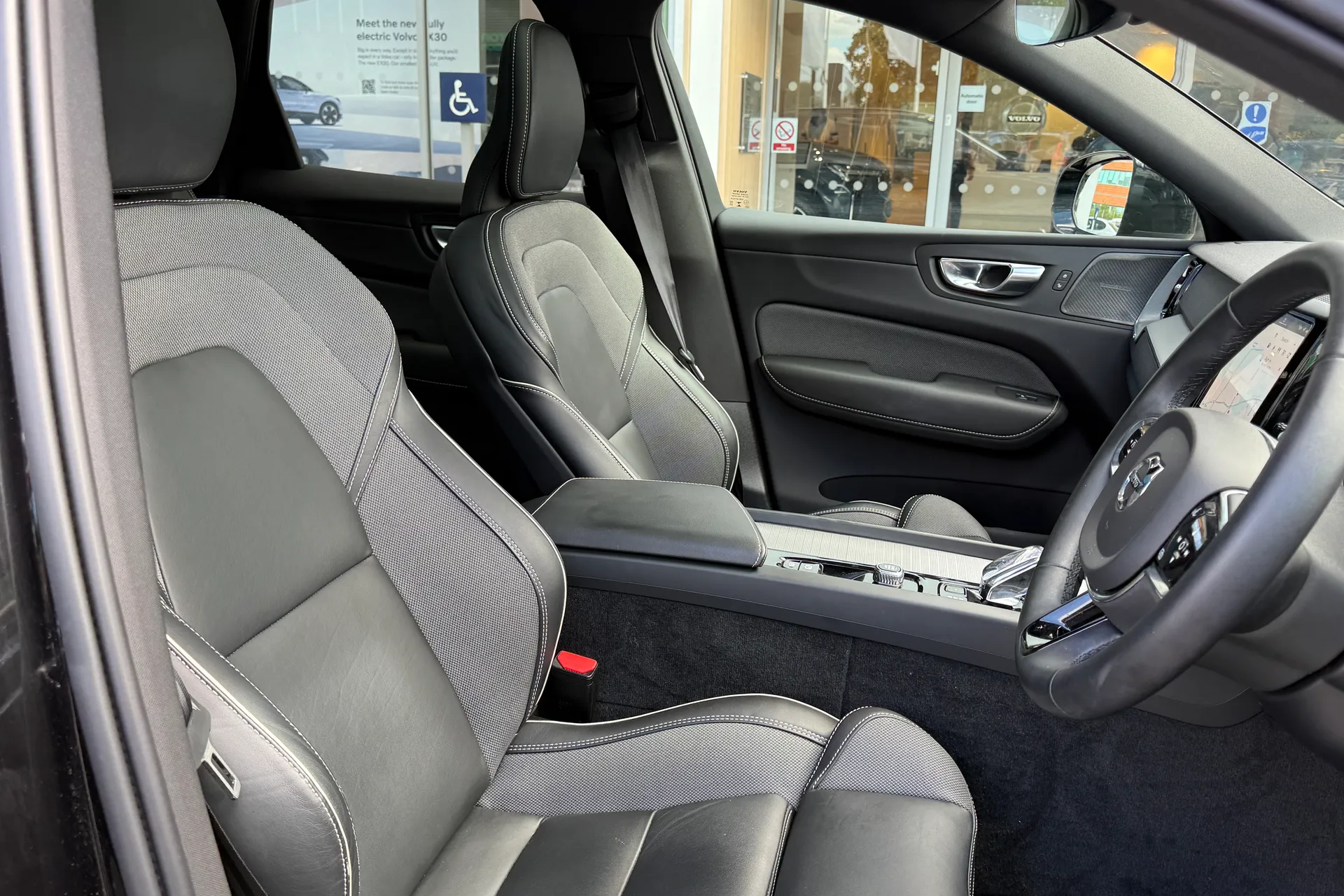 Volvo XC60 thumbnail image number 26