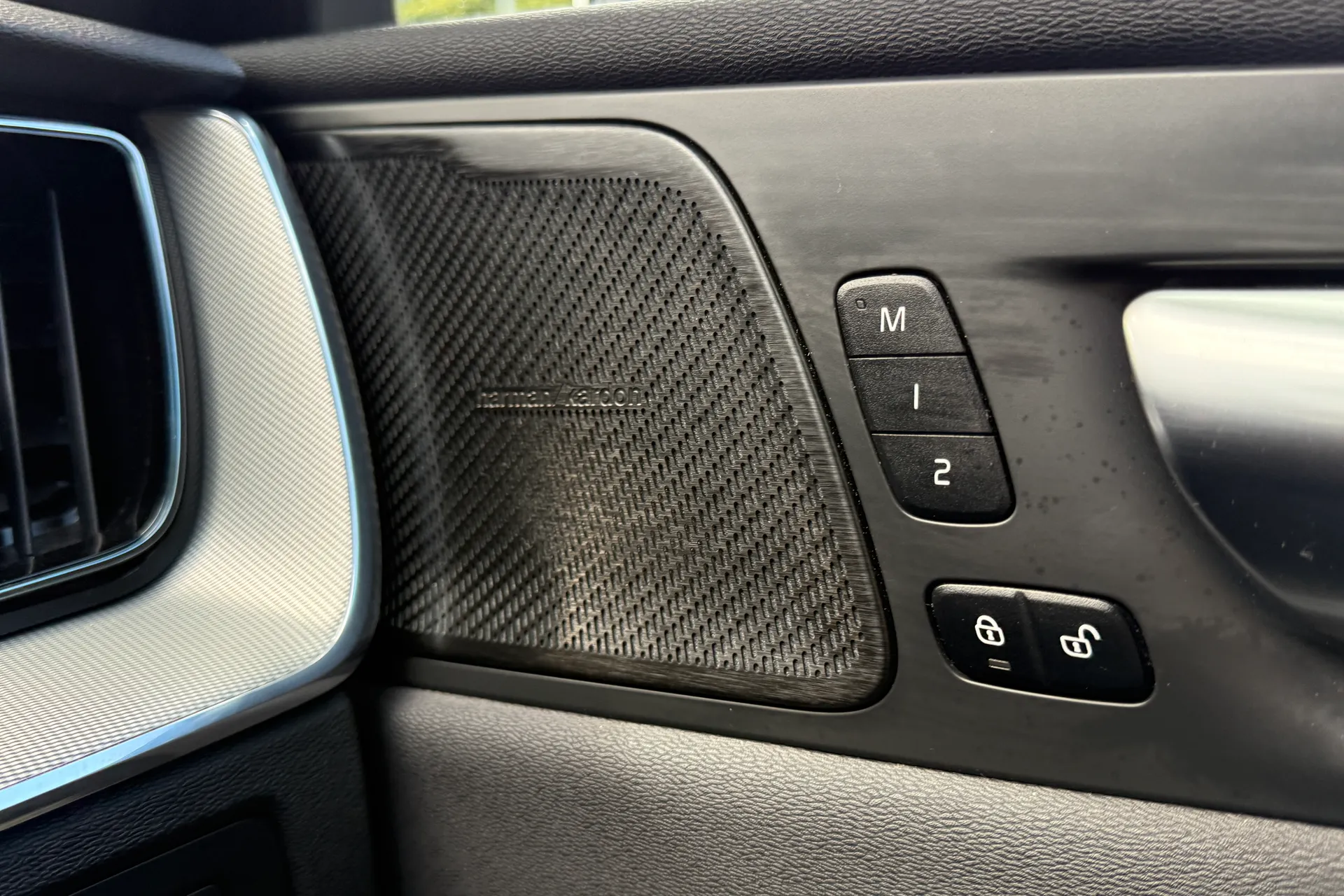 Volvo XC60 thumbnail image number 42