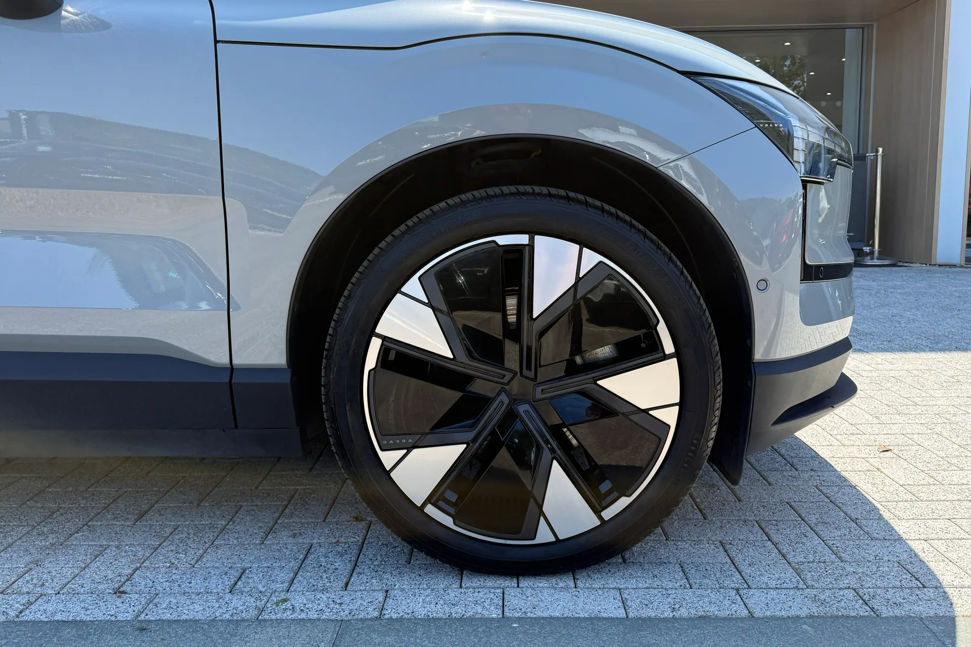 Volvo EX30 thumbnail image number 14