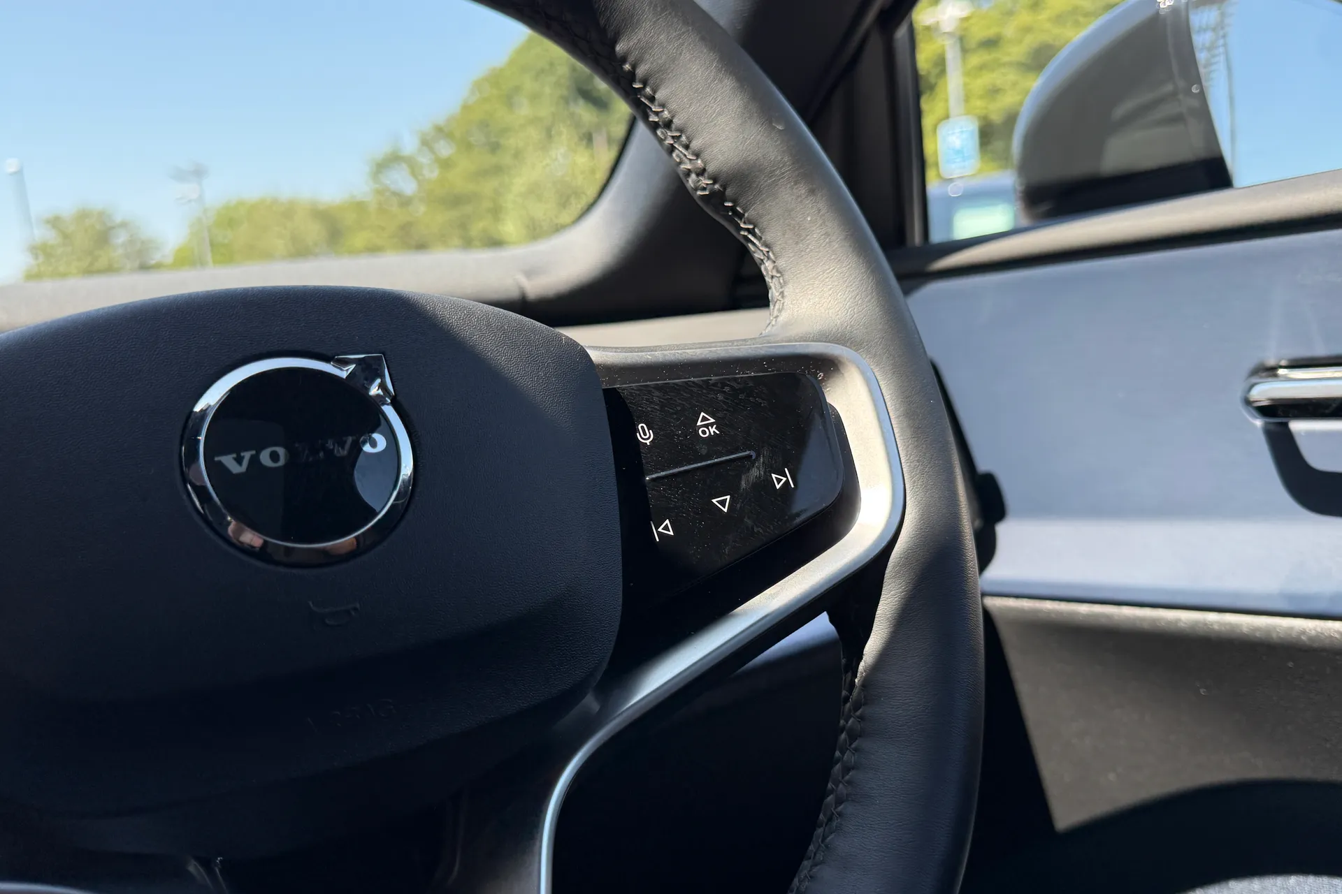 Volvo EX30 thumbnail image number 35