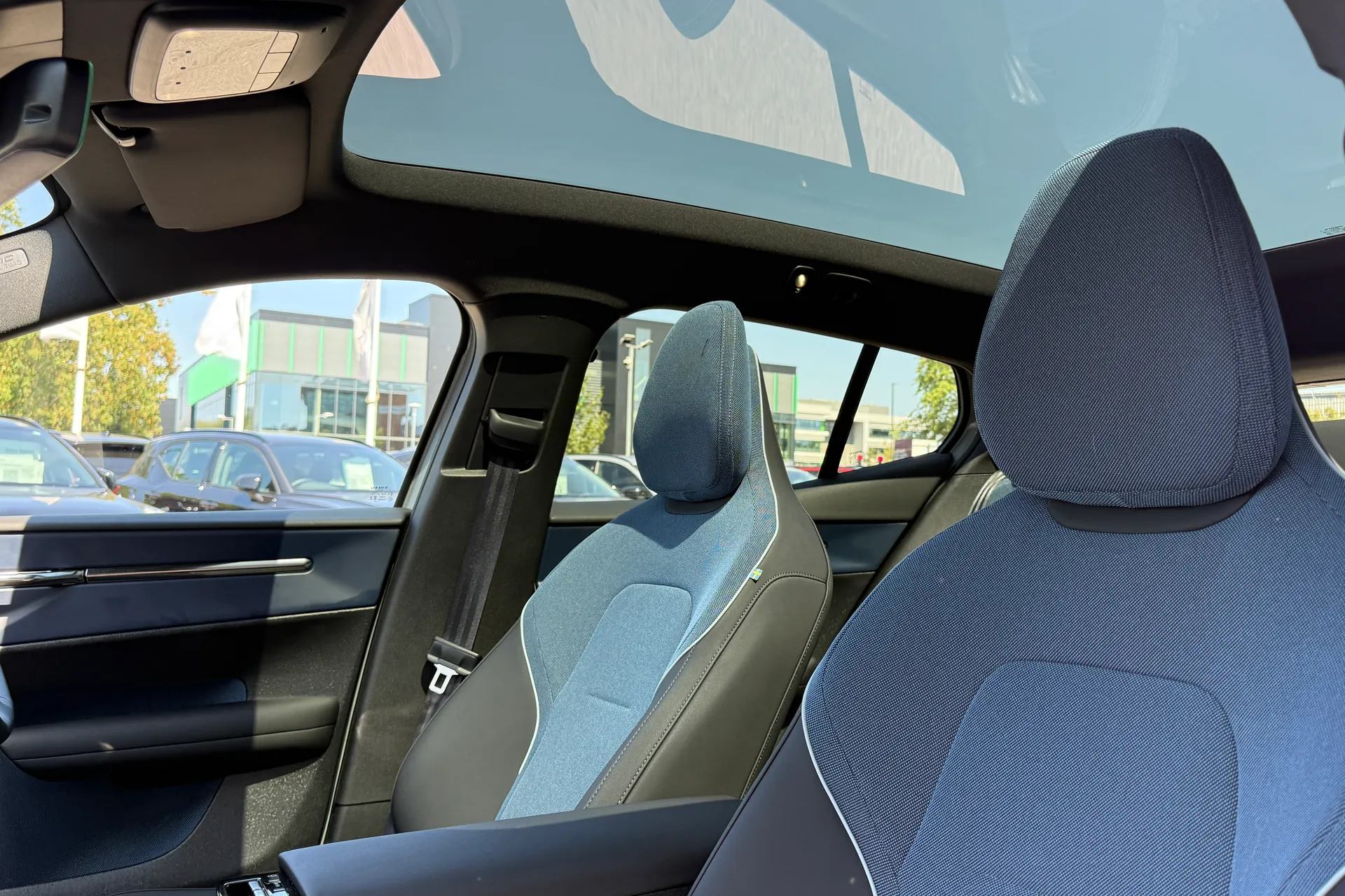 Volvo EX30 thumbnail image number 27