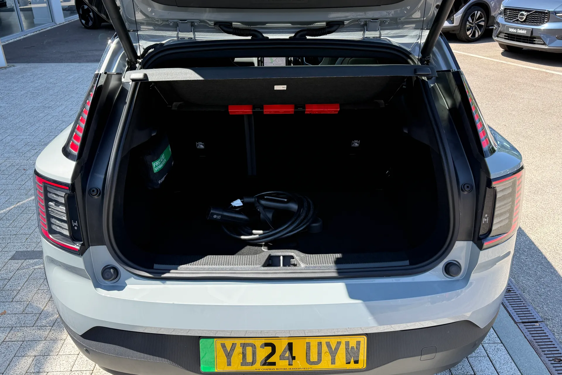 Volvo EX30 thumbnail image number 19