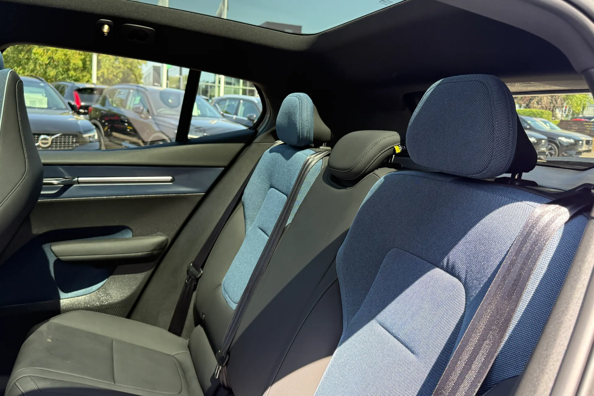 Volvo EX30 thumbnail image number 29