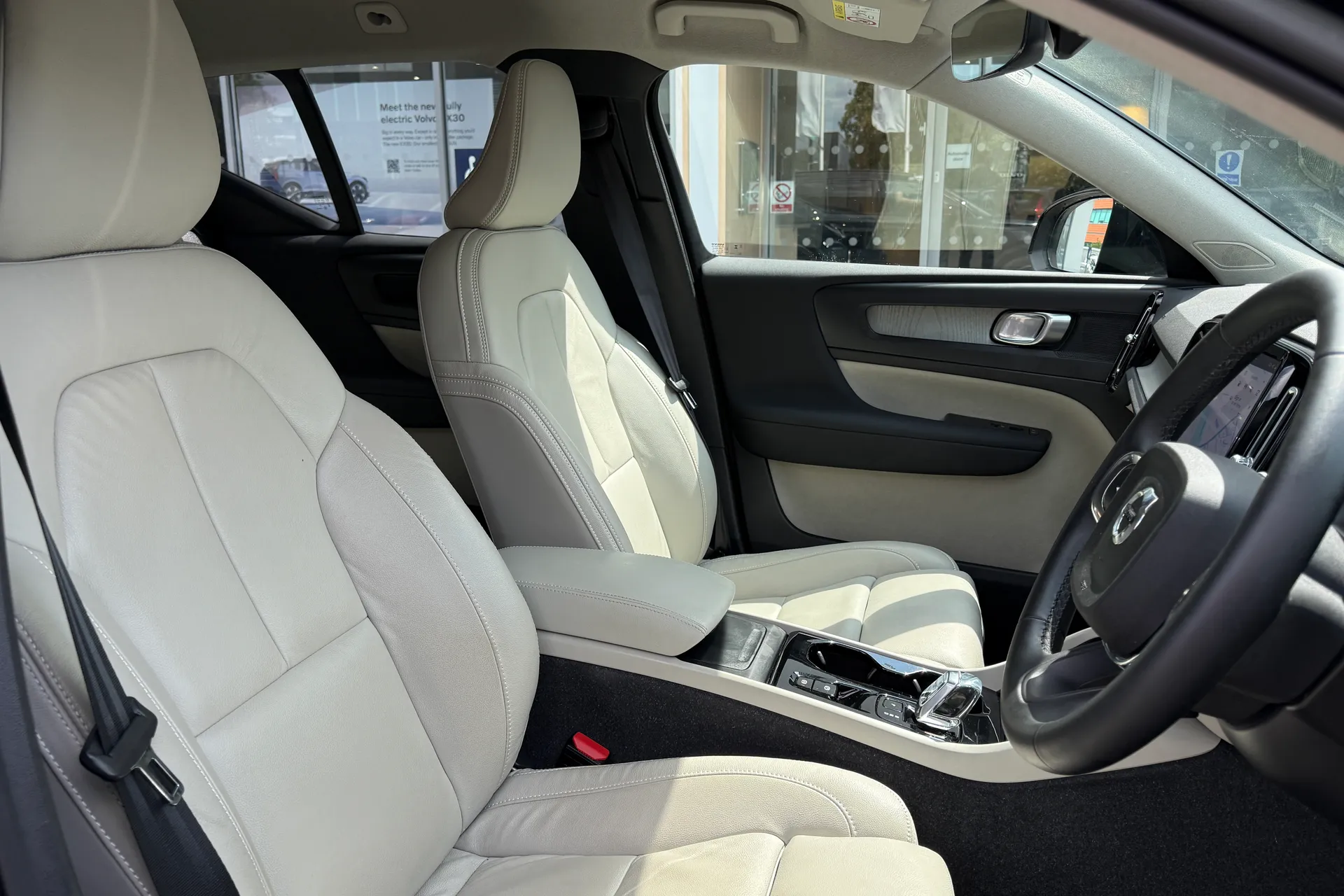Volvo XC40 thumbnail image number 26