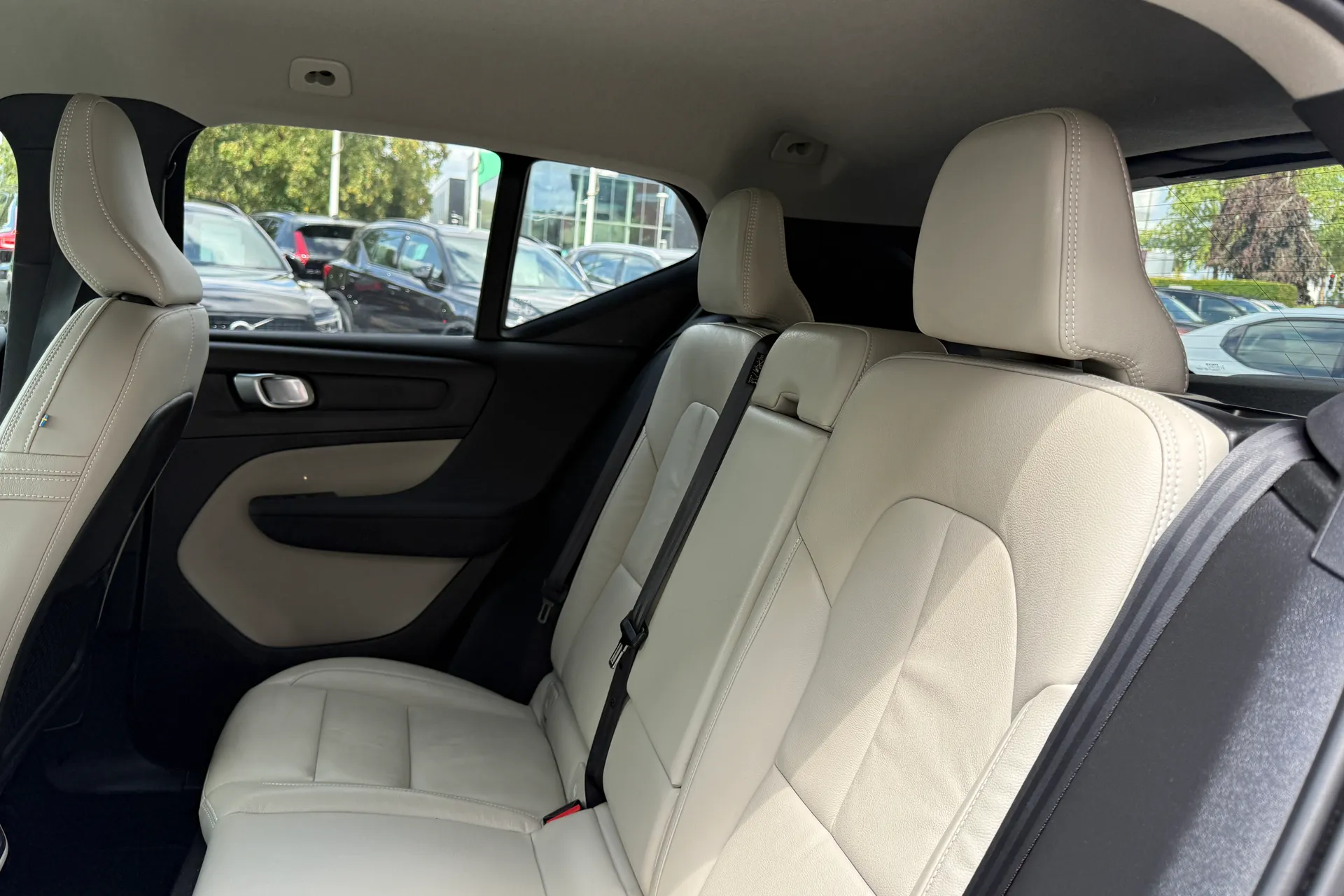 Volvo XC40 thumbnail image number 30
