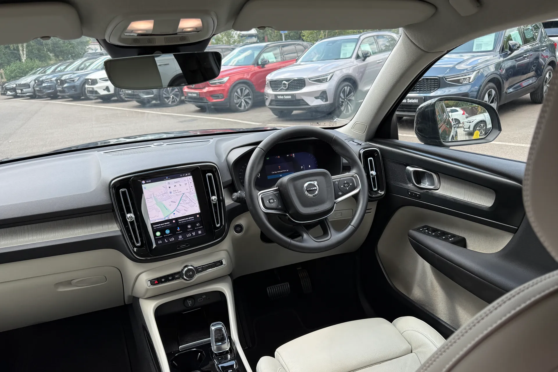 Volvo XC40 thumbnail image number 32