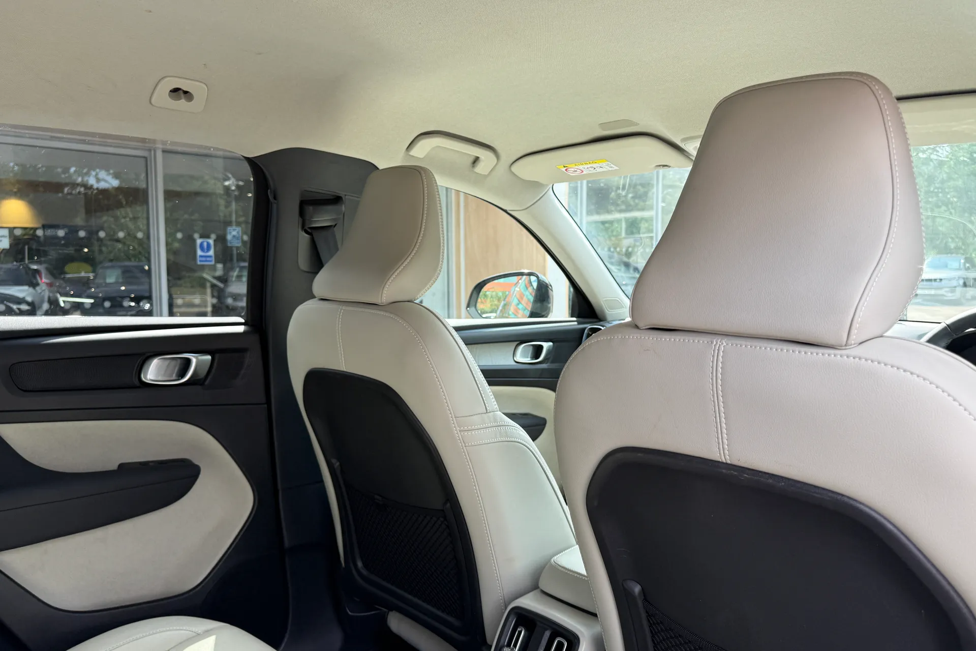 Volvo XC40 thumbnail image number 24