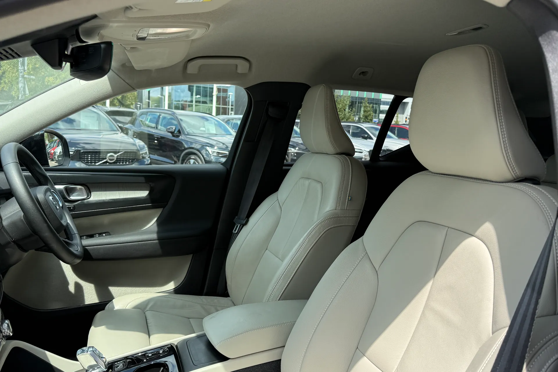 Volvo XC40 thumbnail image number 28