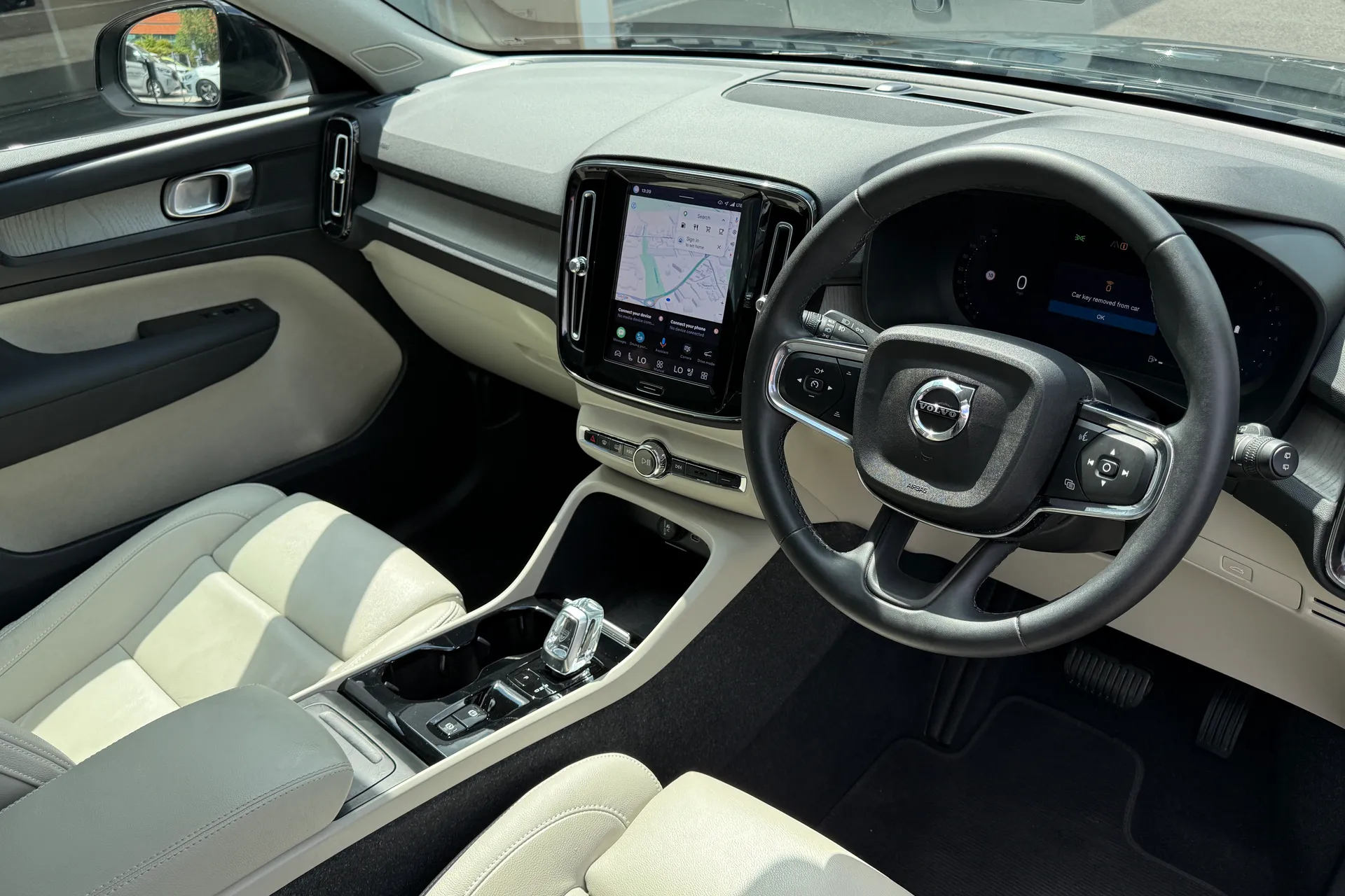 Volvo XC40 thumbnail image number 6