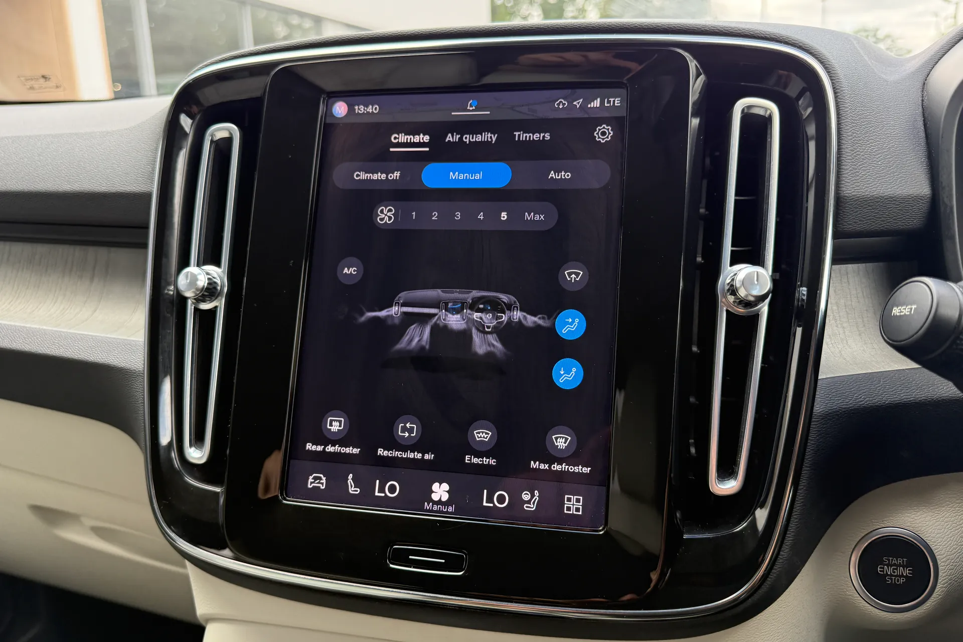 Volvo XC40 thumbnail image number 39