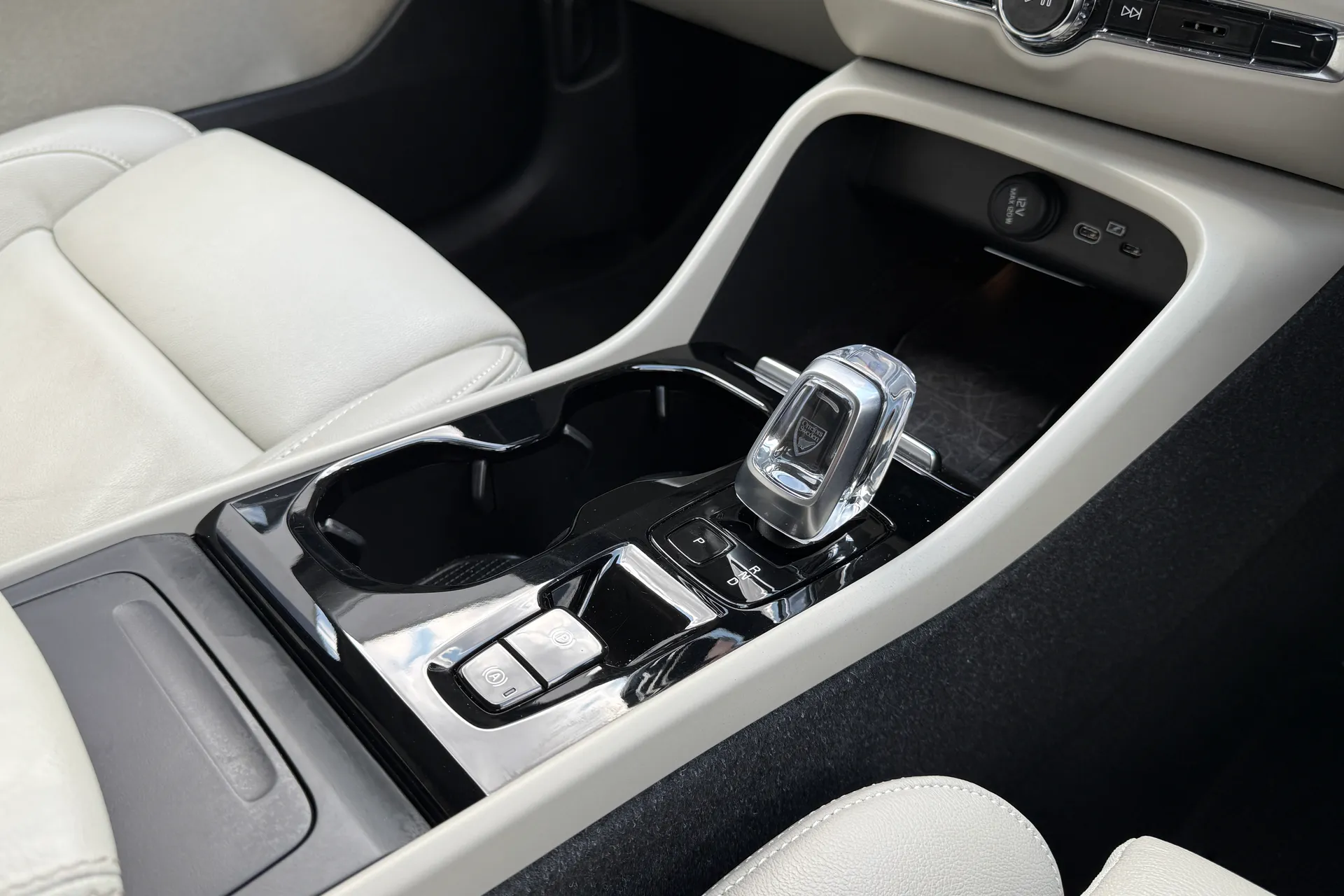 Volvo XC40 thumbnail image number 42