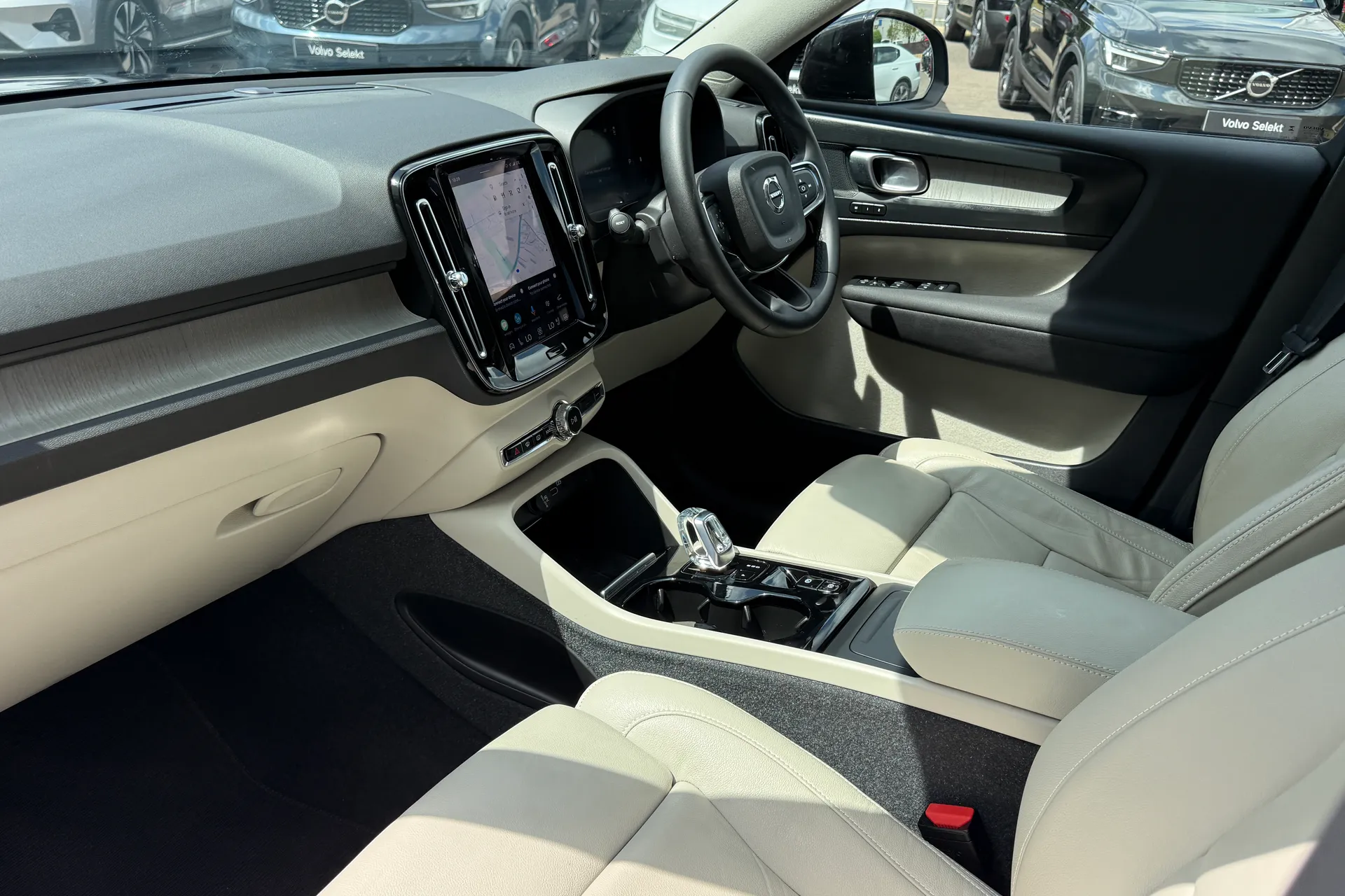 Volvo XC40 thumbnail image number 27