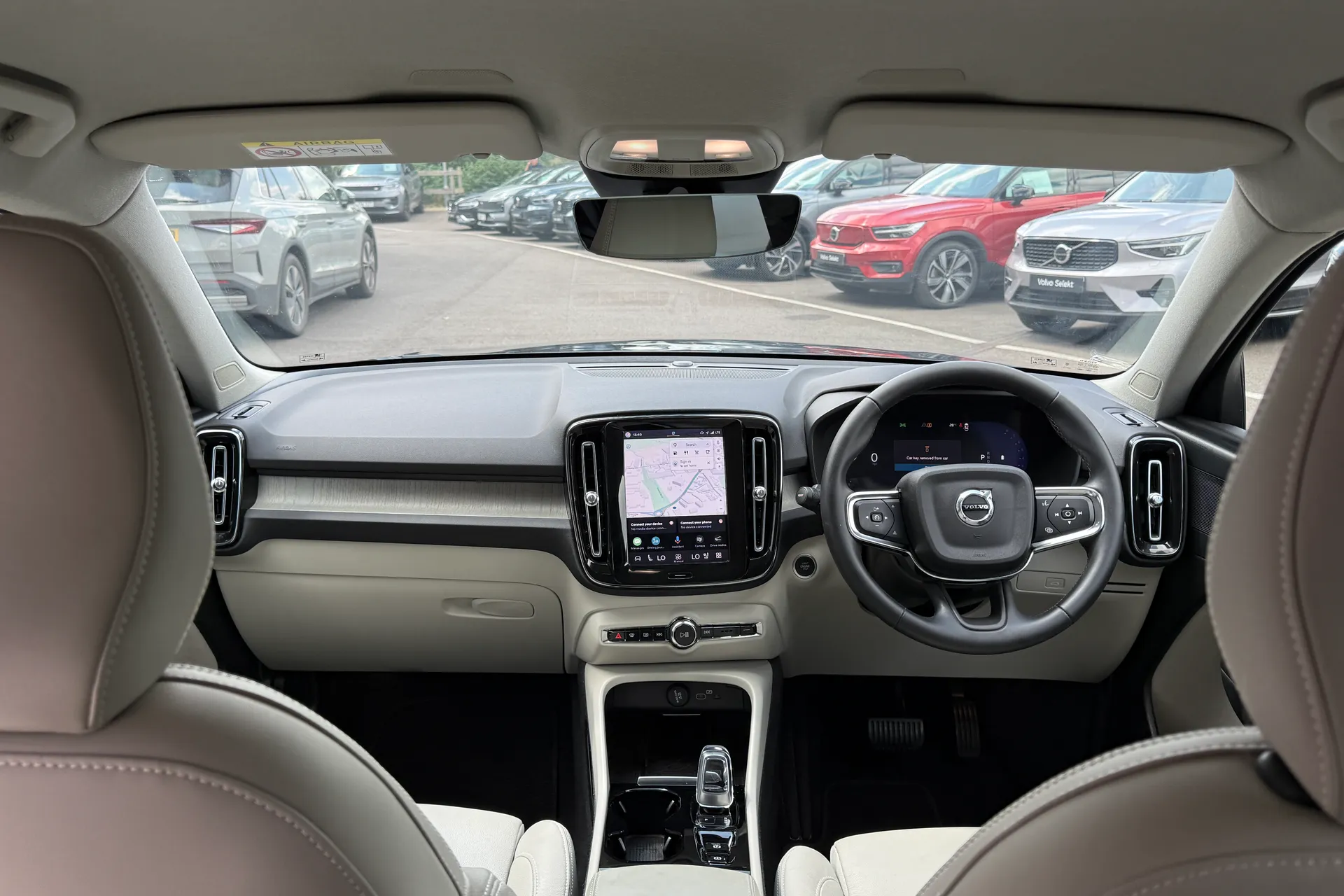 Volvo XC40 thumbnail image number 3