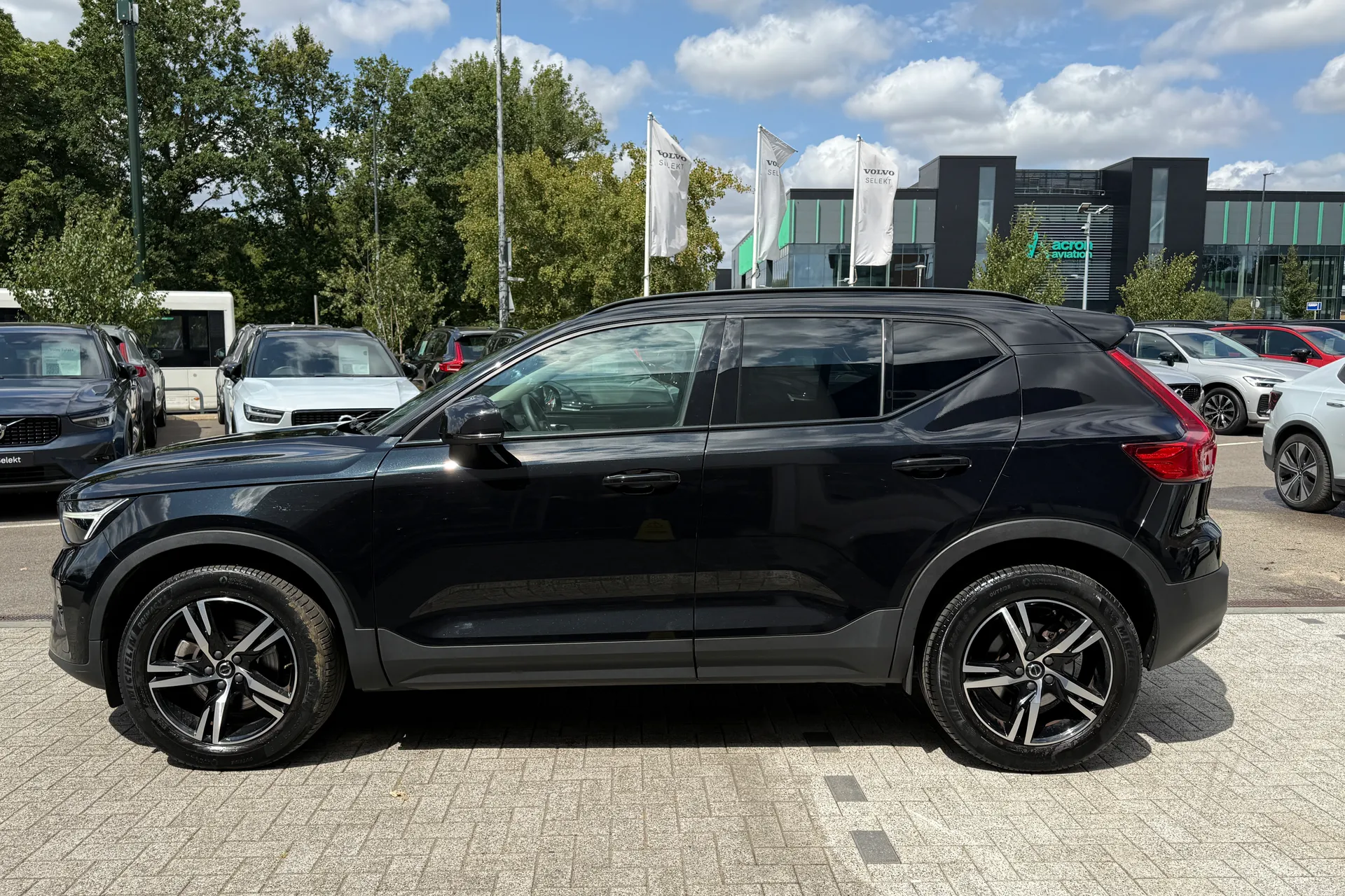 Volvo XC40 thumbnail image number 11