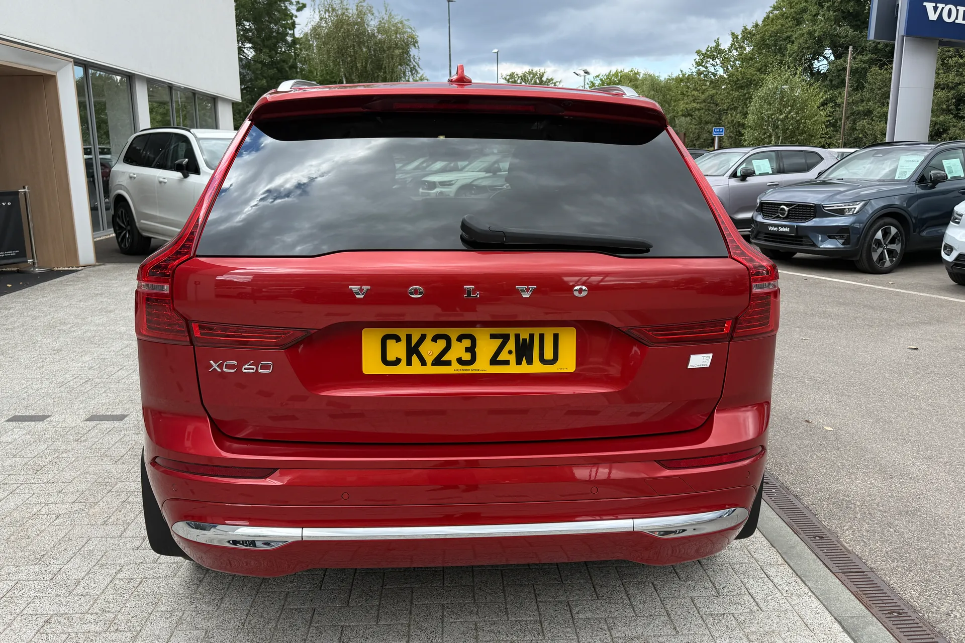 Volvo XC60 thumbnail image number 9
