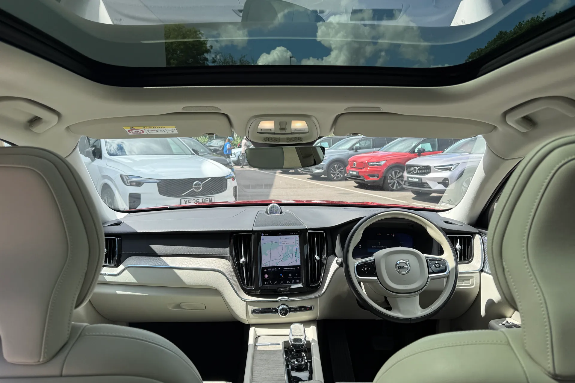 Volvo XC60 thumbnail image number 3