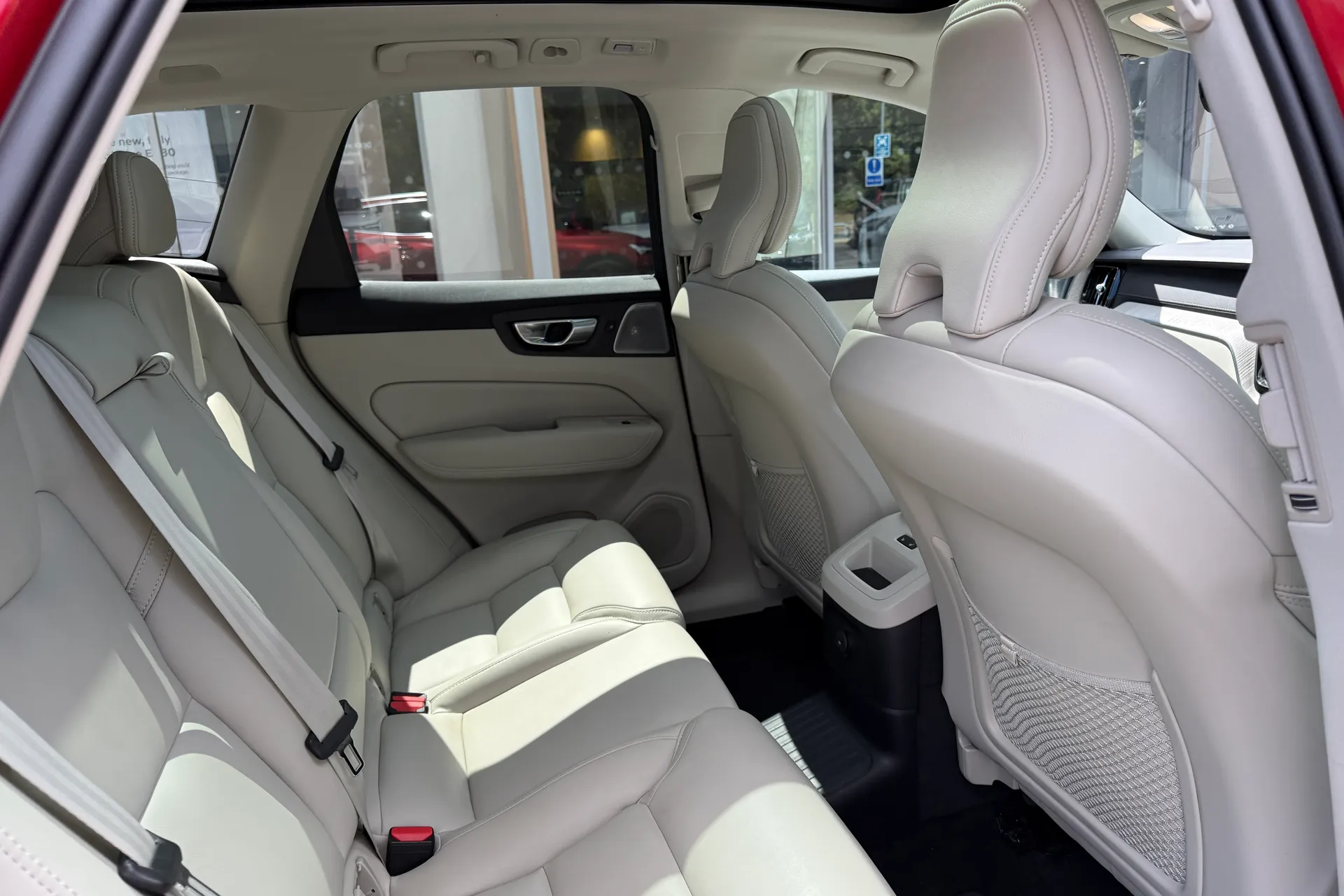 Volvo XC60 thumbnail image number 24