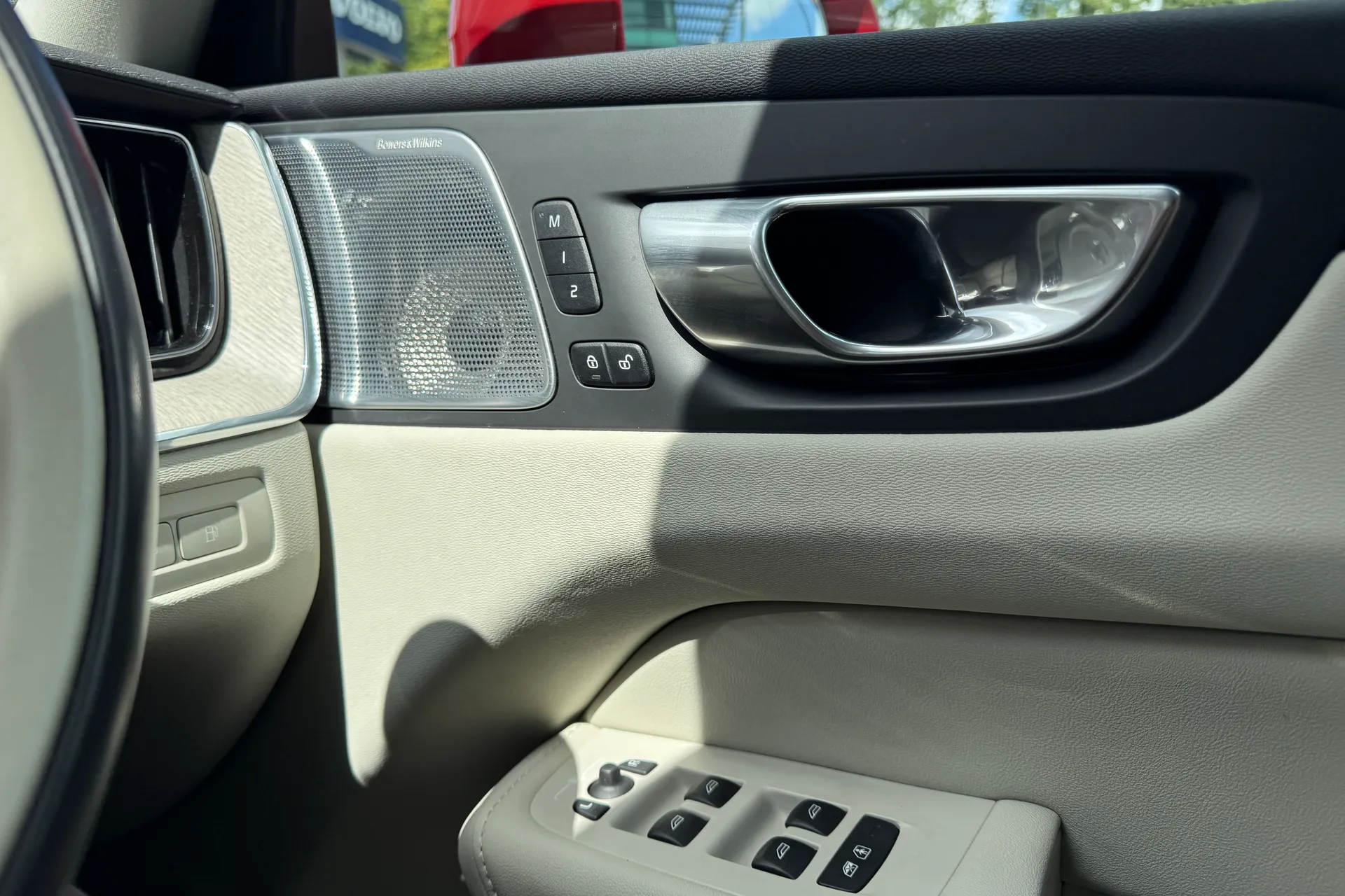 Volvo XC60 thumbnail image number 38
