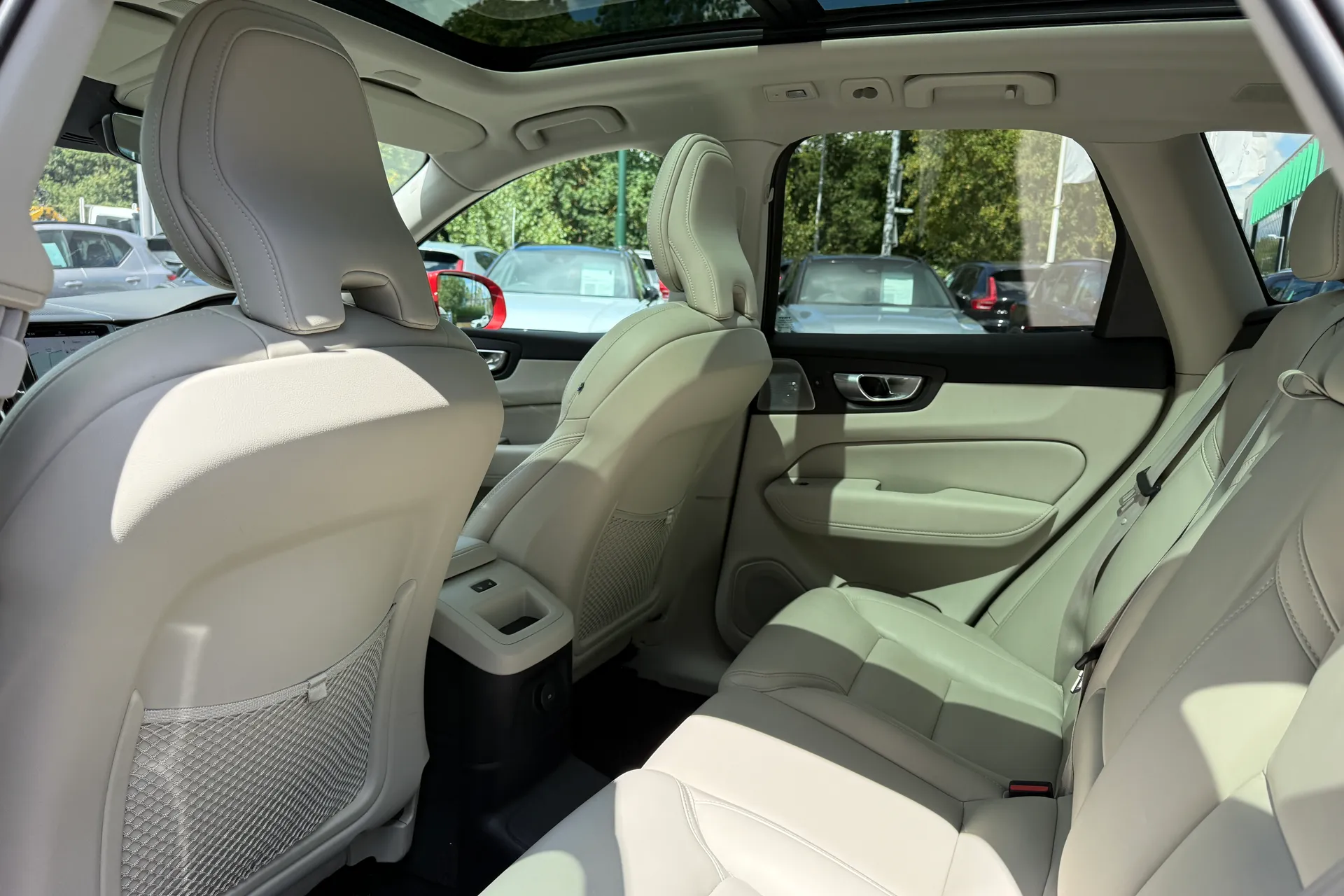 Volvo XC60 thumbnail image number 31